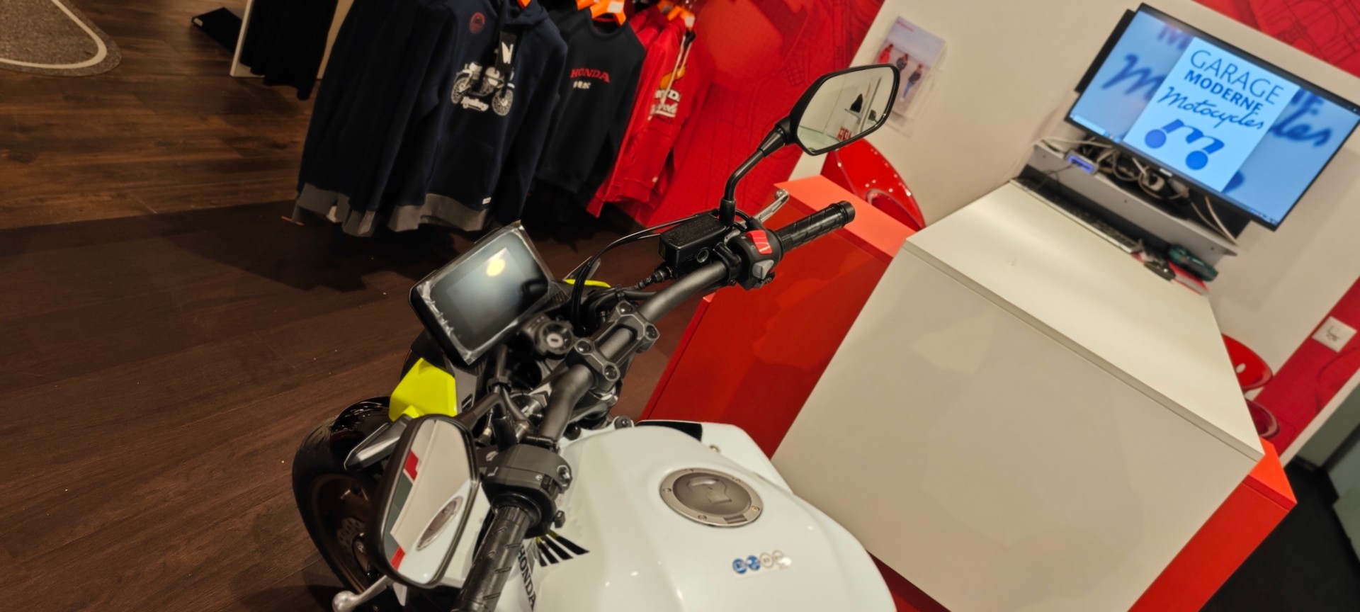HONDA CB 500 Hornet E-Clutch-image-7