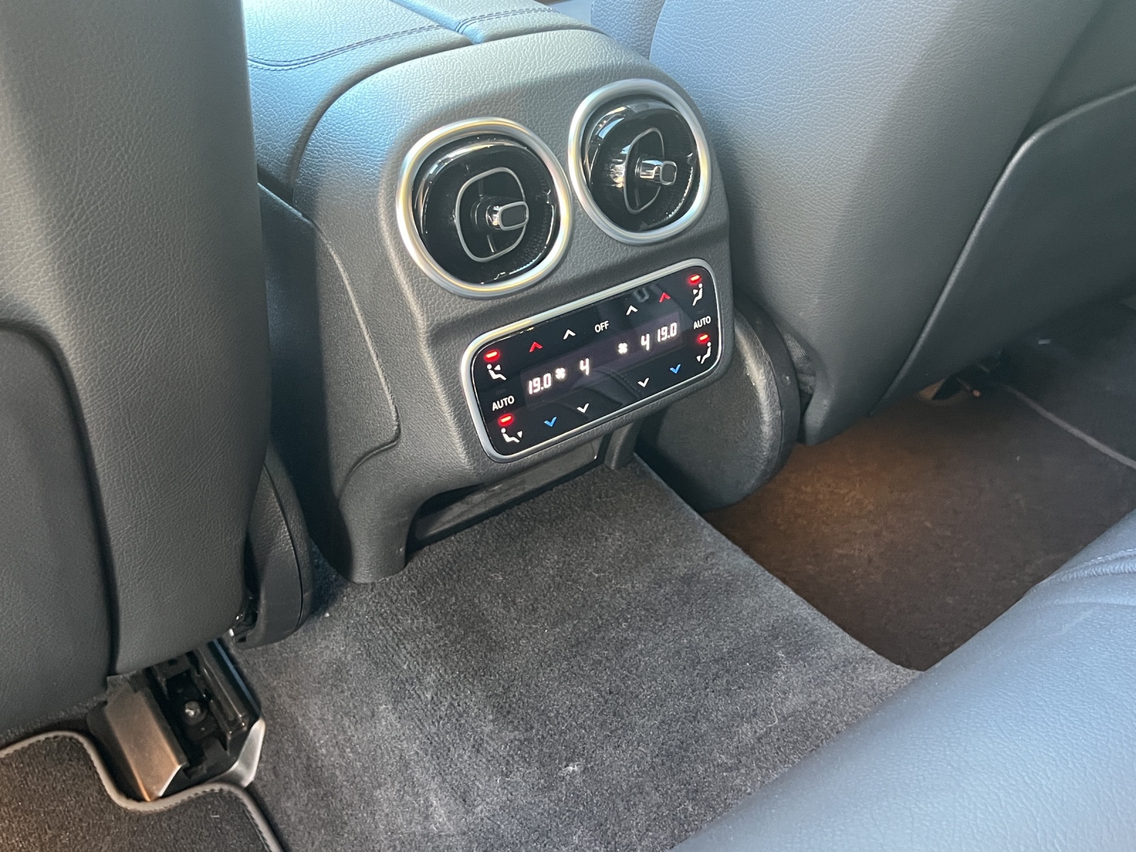 MERCEDES-BENZ C 43 AMG 4matic Kombi-image-15