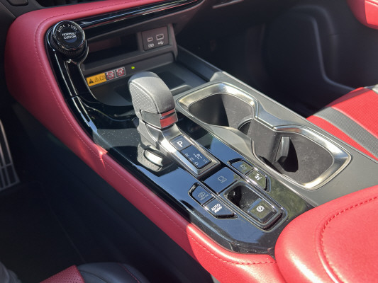 LEXUS NX 450h+ E-FOUR F Sport-image-11