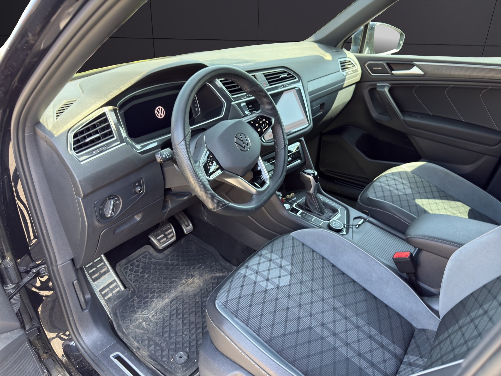 VW Tiguan Allspace 2.0TSI R-Line 4Motion DSG-image-13