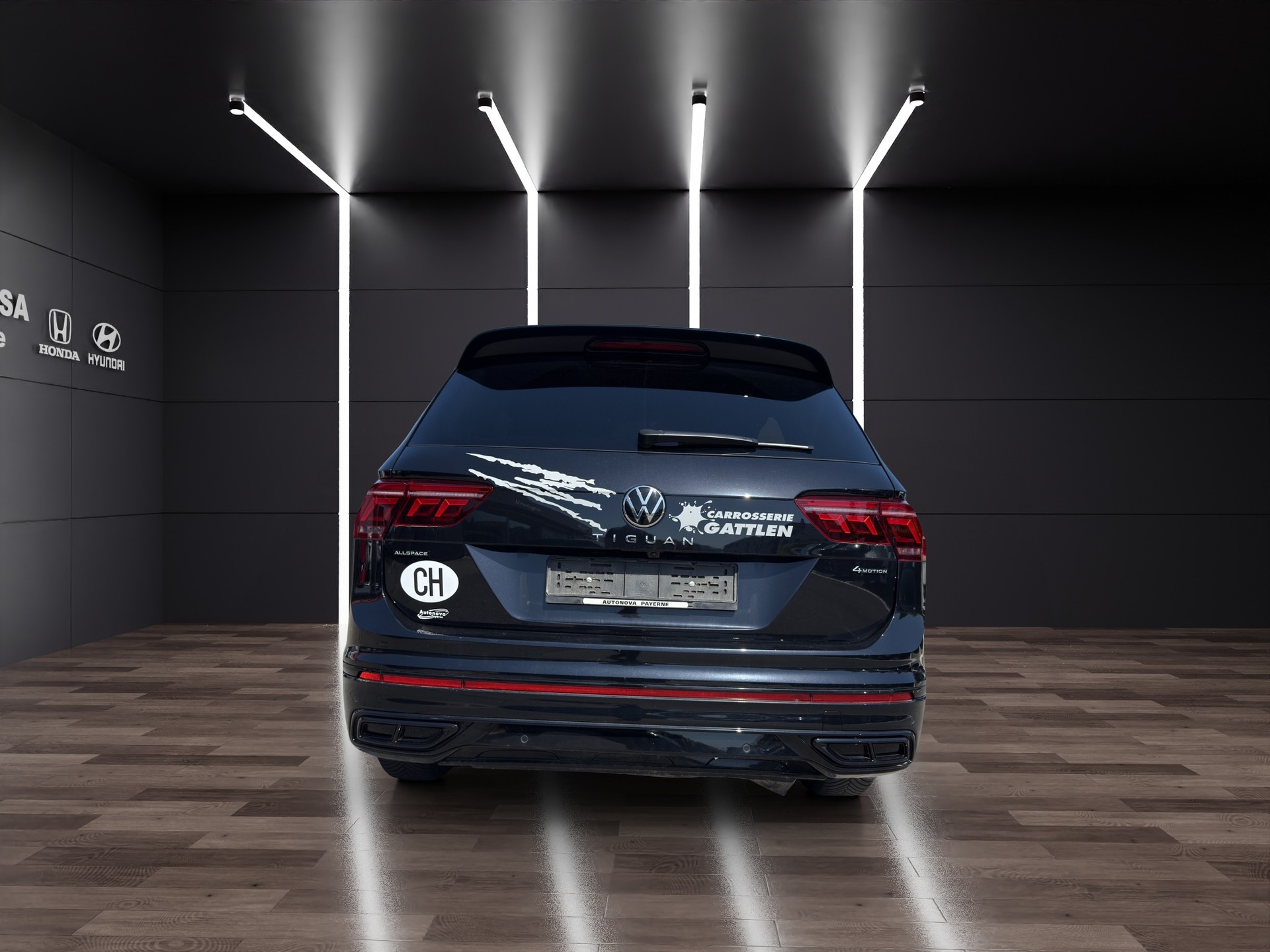 VW Tiguan Allspace 2.0TSI R-Line 4Motion DSG-image-5
