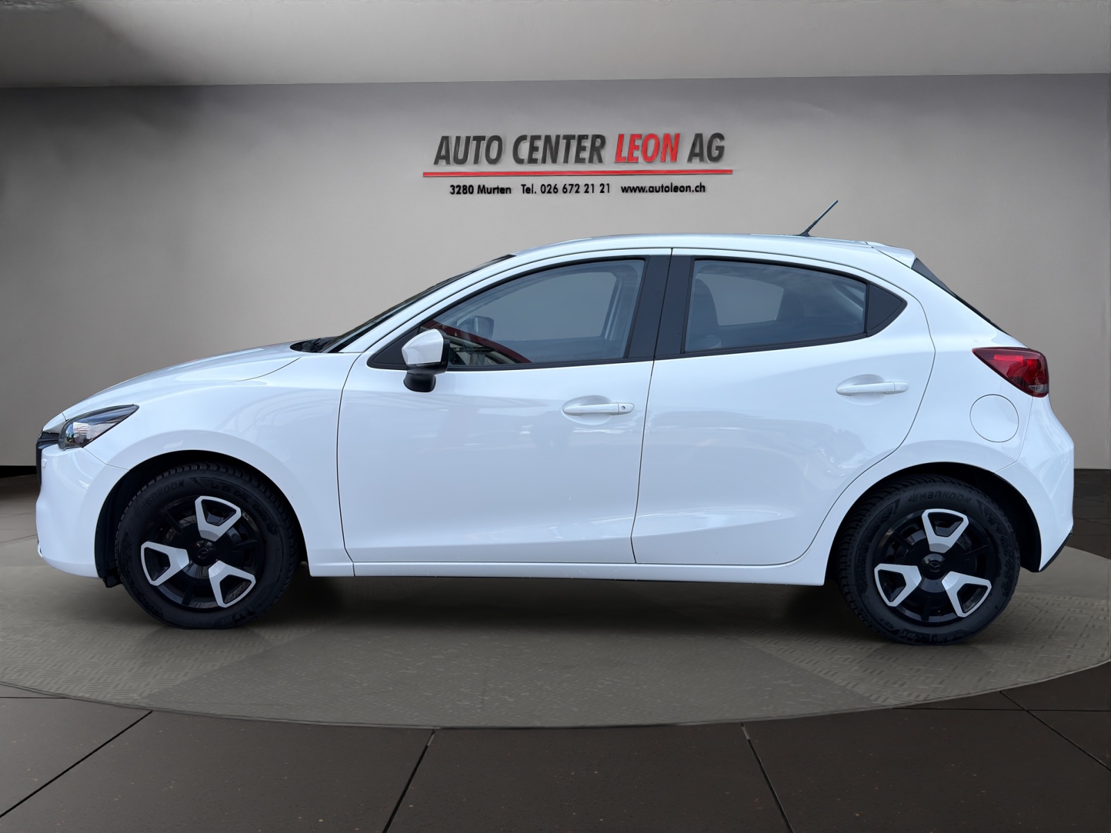 MAZDA 2 SKYACTIV-G 90 Center-Line Automat-showroom-element-2