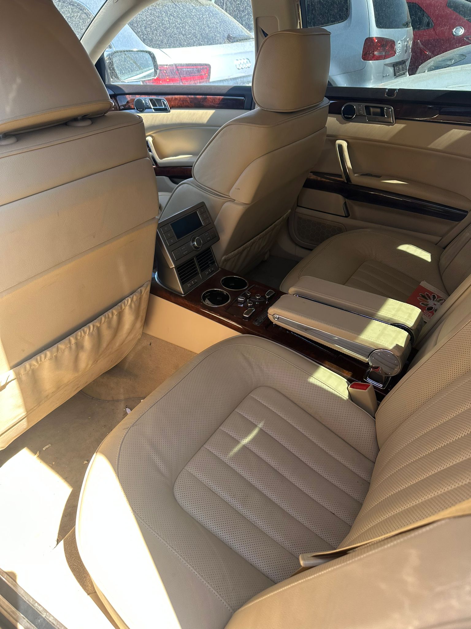 VW Phaeton 3.0 TDi V6 4Motion Tiptronic-image-5