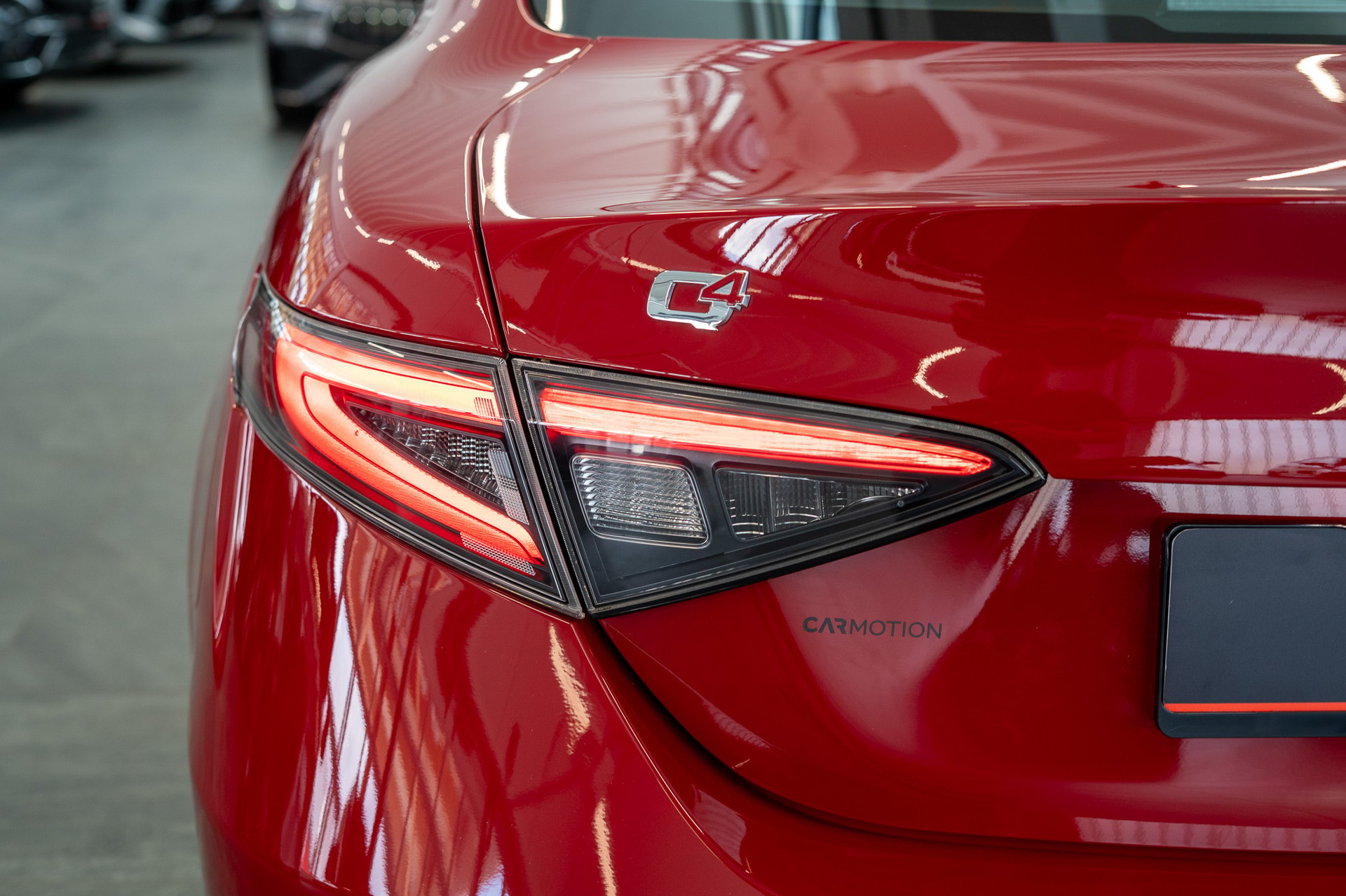 ALFA ROMEO Giulia 2.0 Q4 TI / Rückfahrkamera / el.Sitze-image-5
