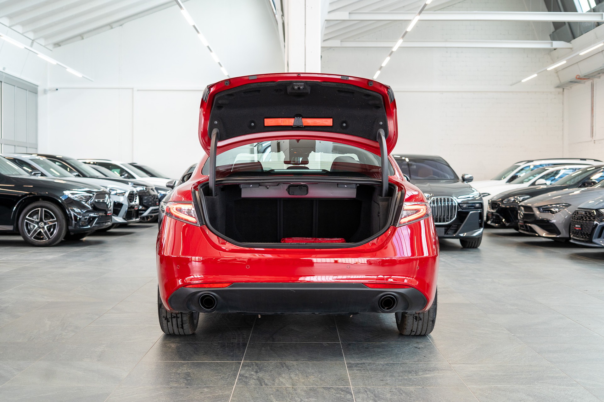 ALFA ROMEO Giulia 2.0 Q4 TI / Rückfahrkamera / el.Sitze-image-6