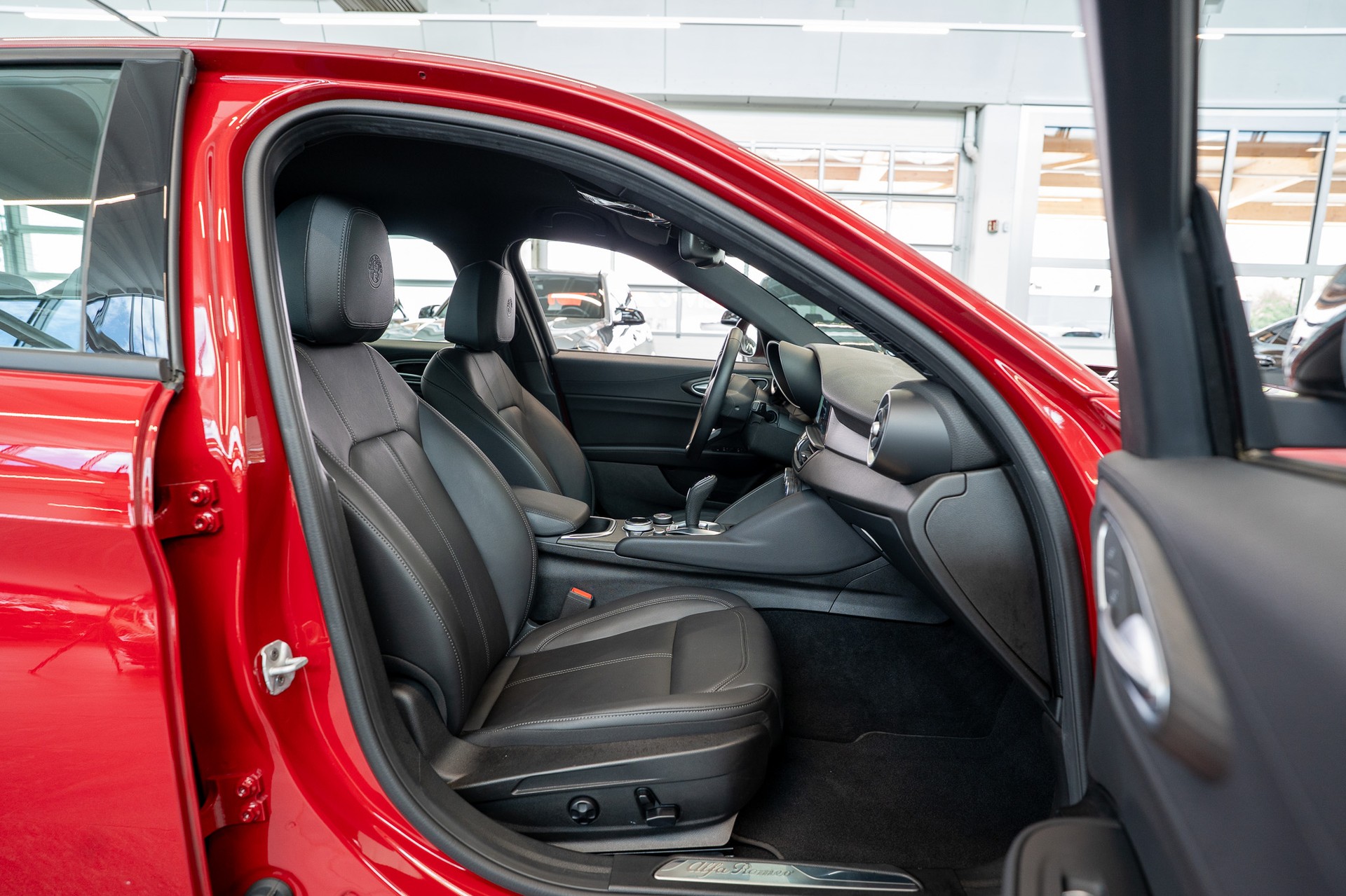 ALFA ROMEO Giulia 2.0 Q4 TI / Rückfahrkamera / el.Sitze-image-14