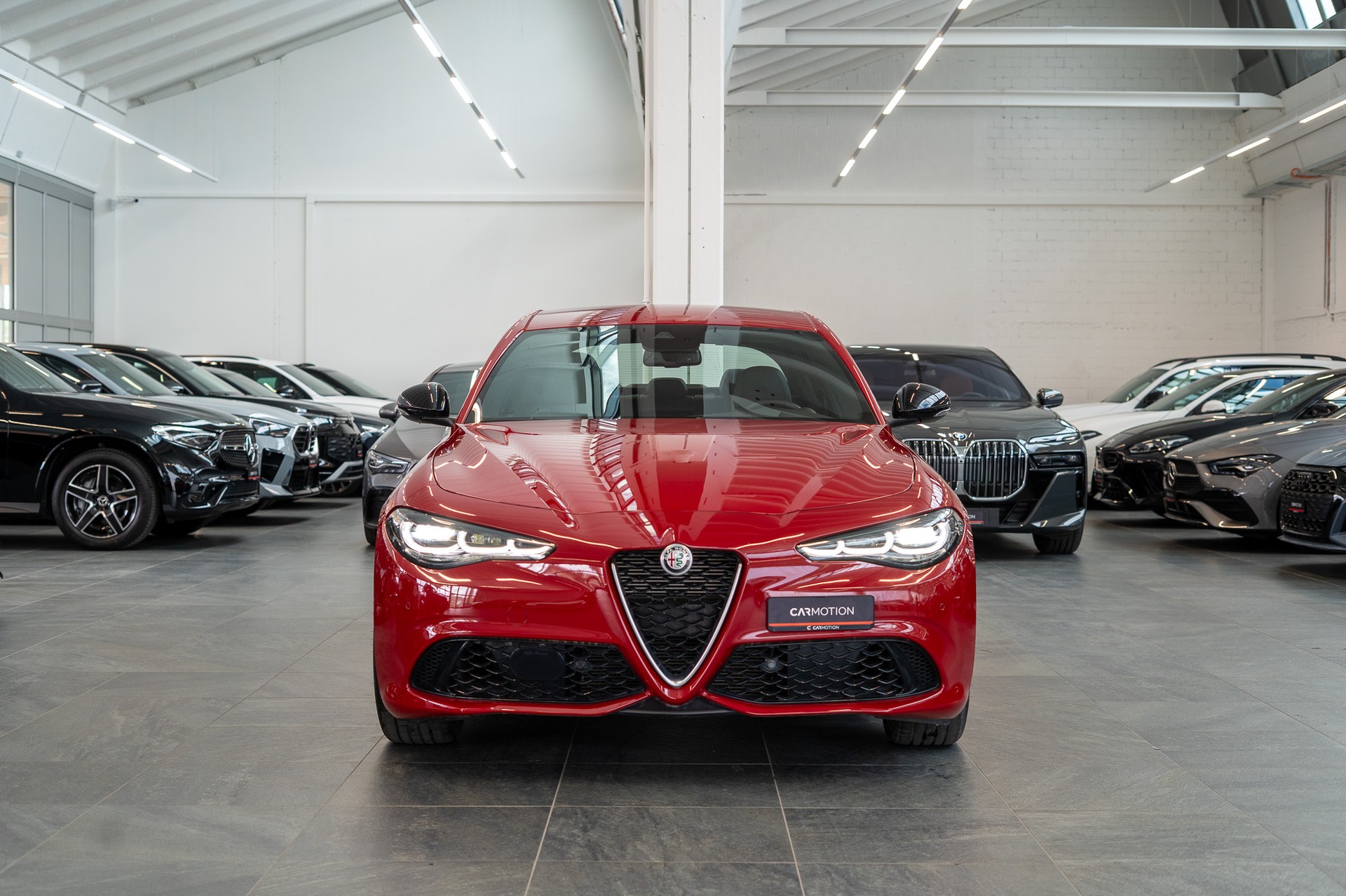 ALFA ROMEO Giulia 2.0 Q4 TI / Rückfahrkamera / el.Sitze-showroom-element-1