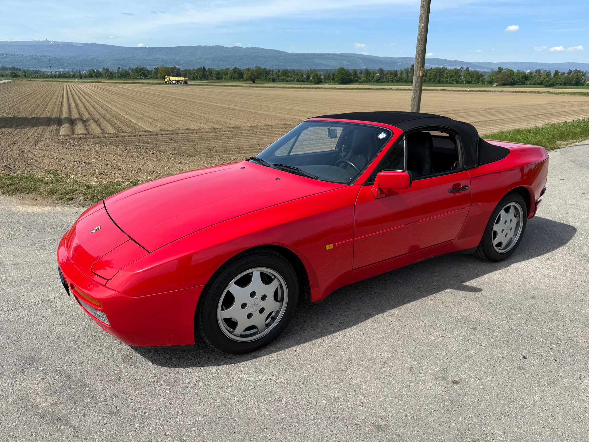 PORSCHE 944-image-1