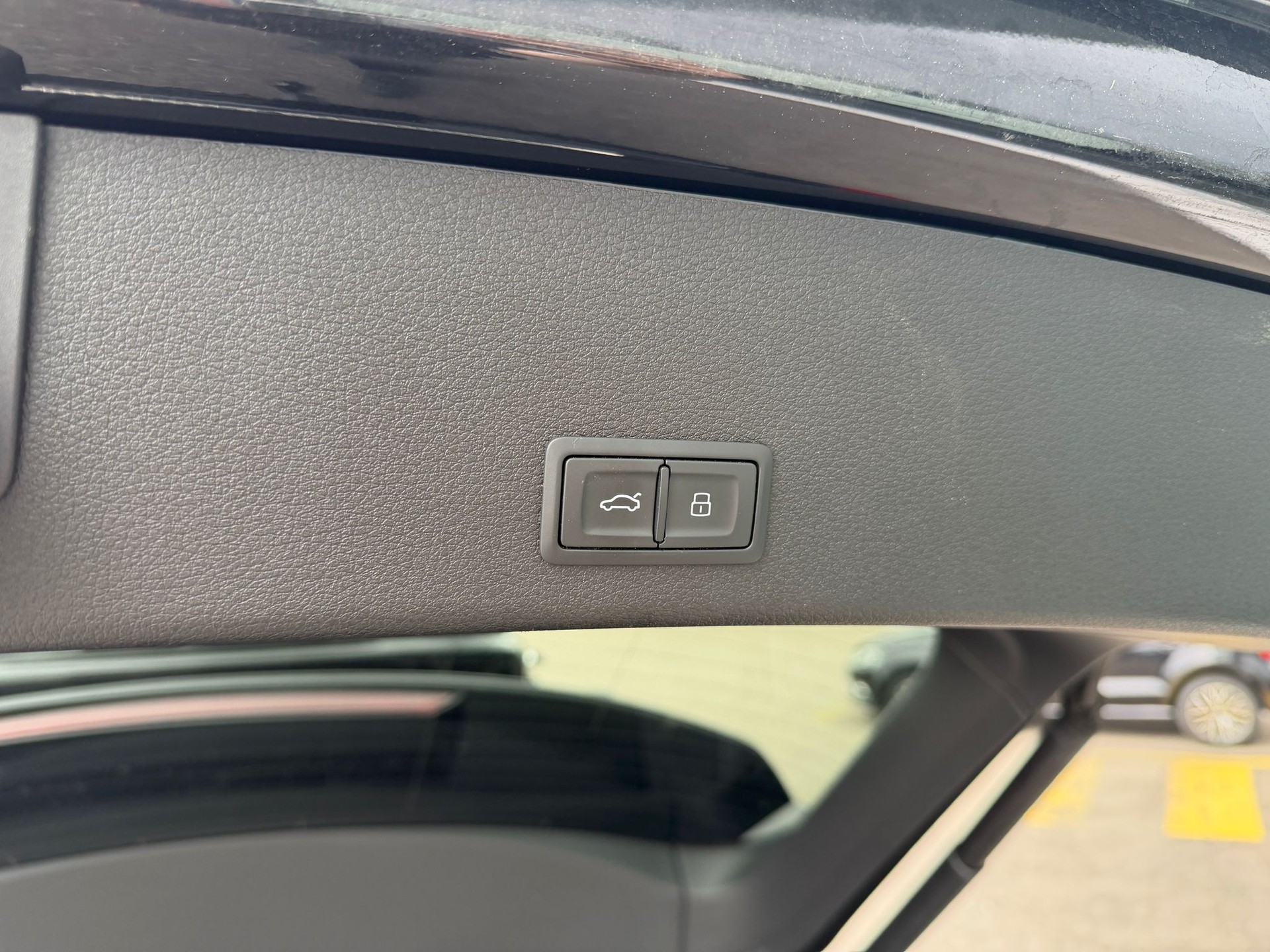 AUDI e-tron 55 Advanced quattro-image-31