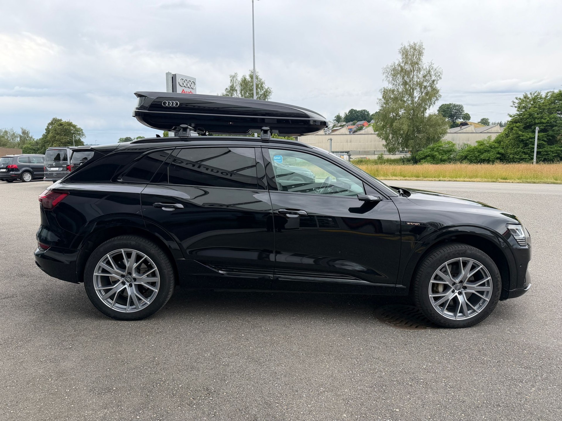 AUDI e-tron 55 Advanced quattro-image-5