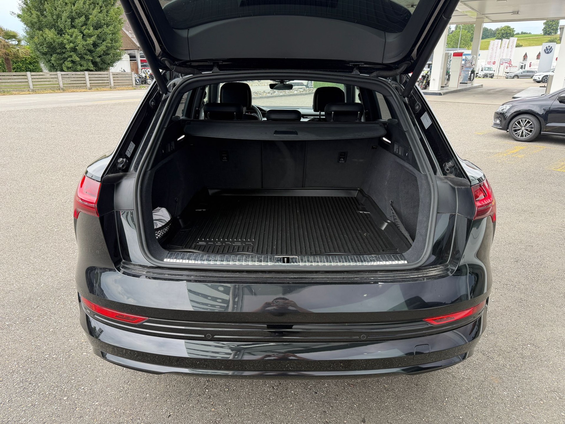 AUDI e-tron 55 Advanced quattro-image-28