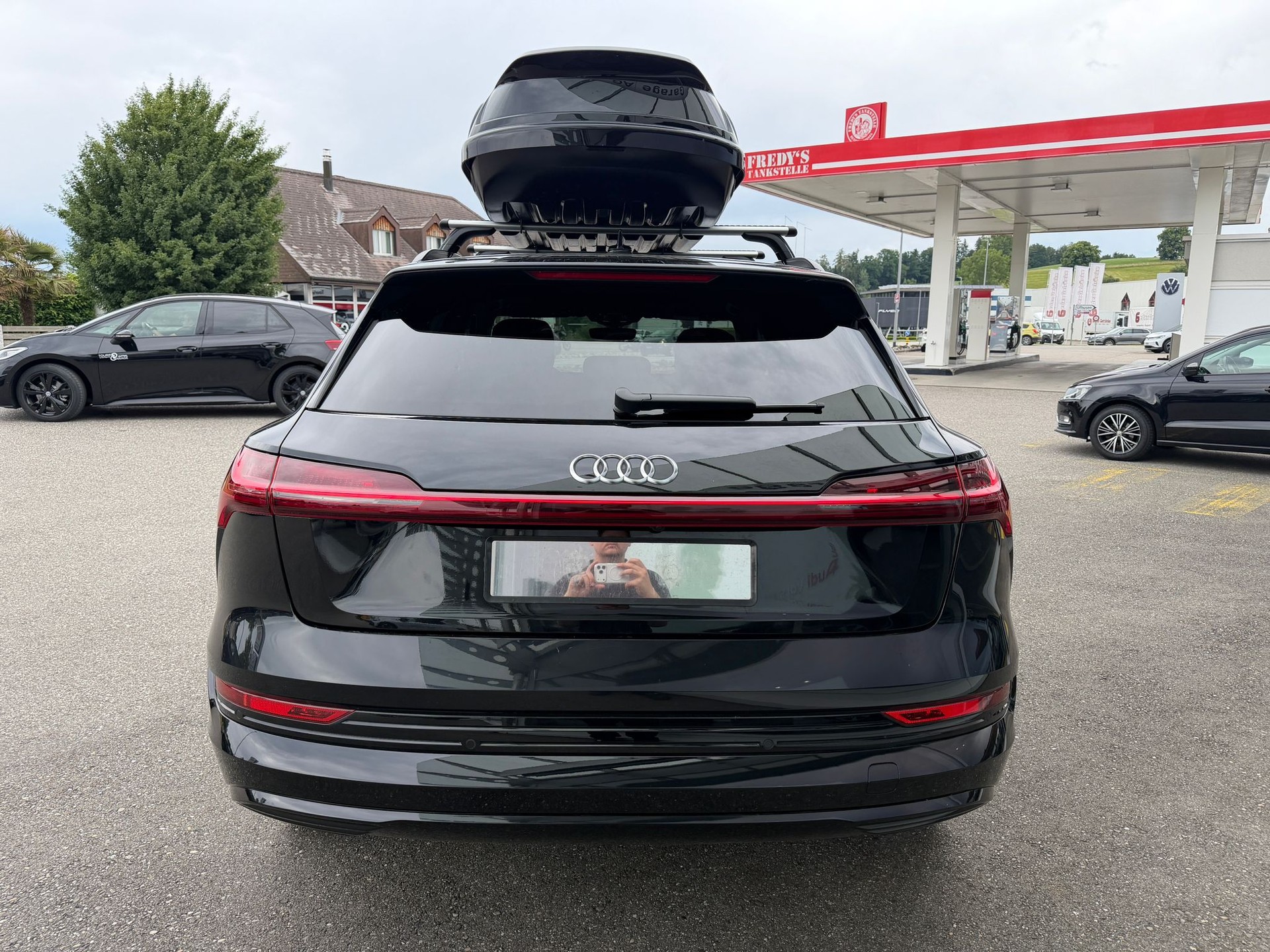 AUDI e-tron 55 Advanced quattro-showroom-element-3