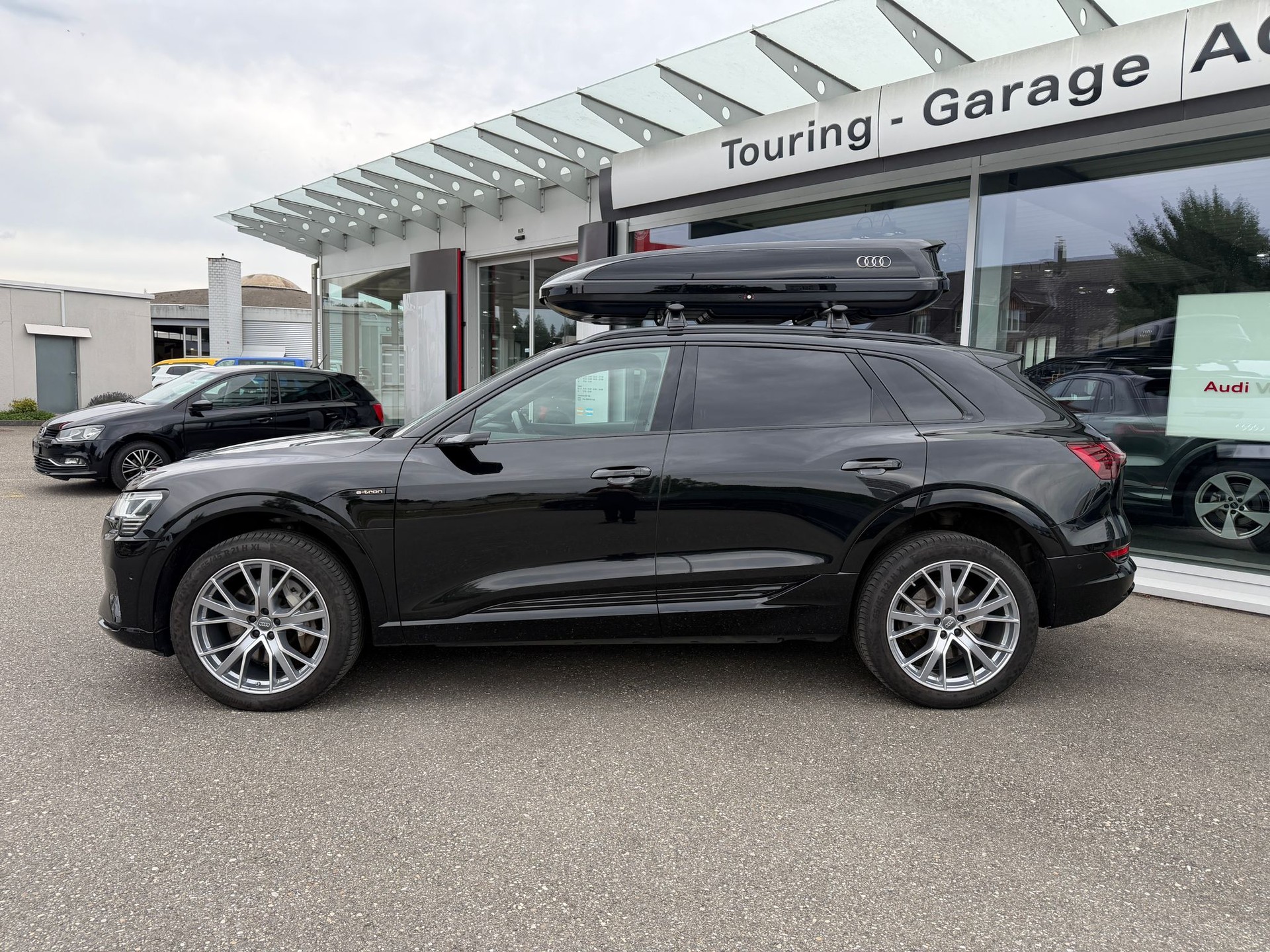 AUDI e-tron 55 Advanced quattro-showroom-element-1