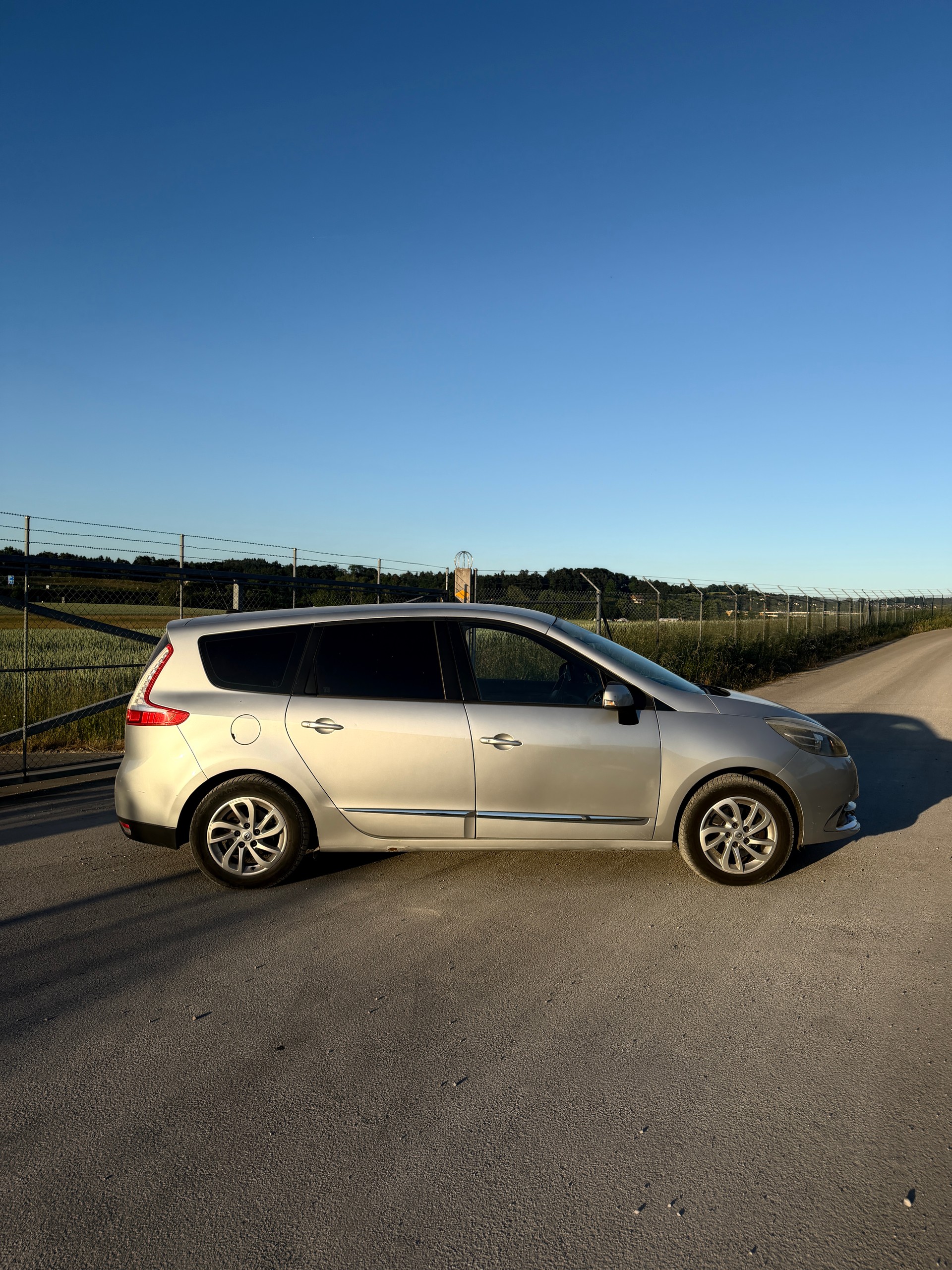 RENAULT Grand Scénic 1.5 dCi Bose EDC-image-6