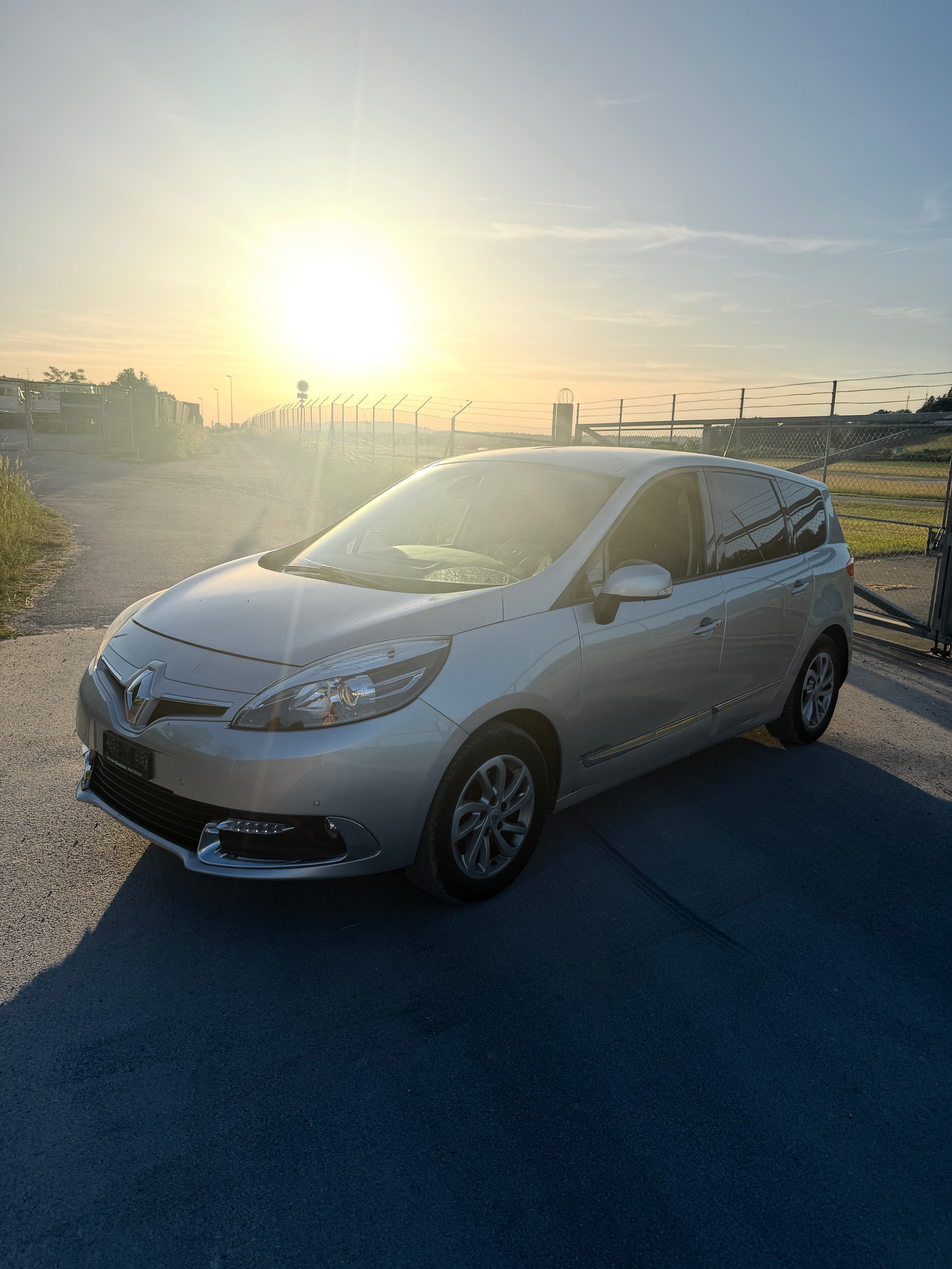 RENAULT Grand Scénic 1.5 dCi Bose EDC-image-2
