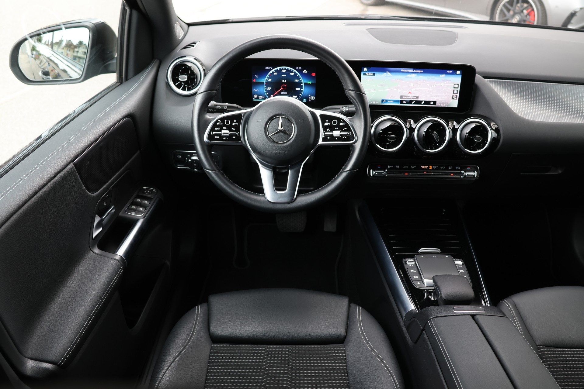 MERCEDES-BENZ B 200 d Night Star 8G-DCT (CH)-image-12