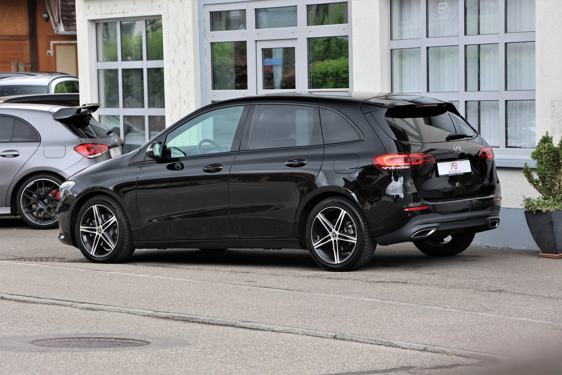 MERCEDES-BENZ B 200 d Night Star 8G-DCT (CH)-image-4