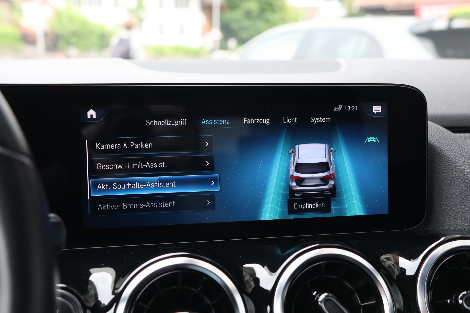 MERCEDES-BENZ B 200 d Night Star 8G-DCT (CH)-image-19