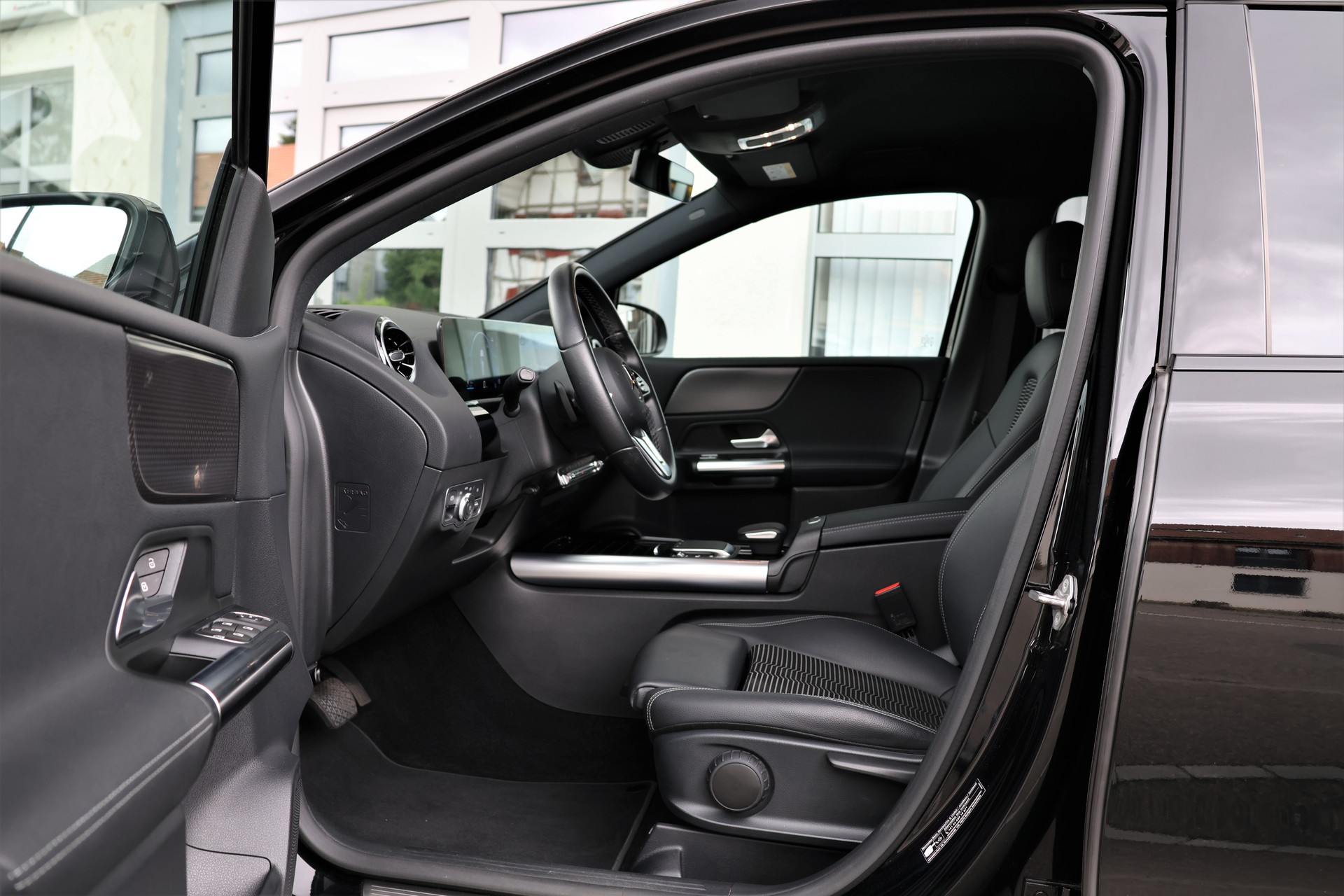 MERCEDES-BENZ B 200 d Night Star 8G-DCT (CH)-image-8