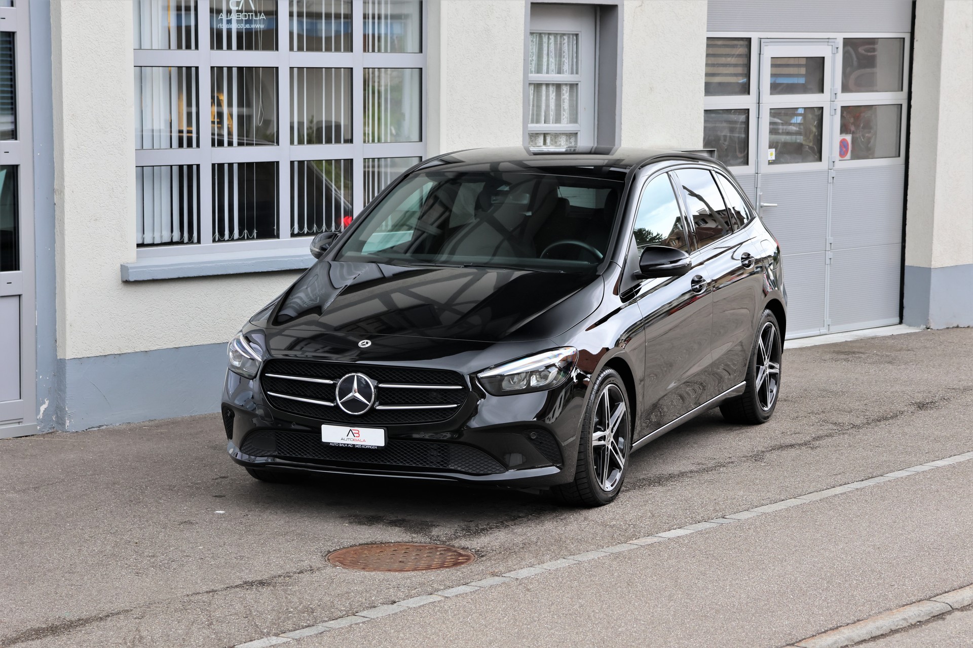 MERCEDES-BENZ B 200 d Night Star 8G-DCT (CH)