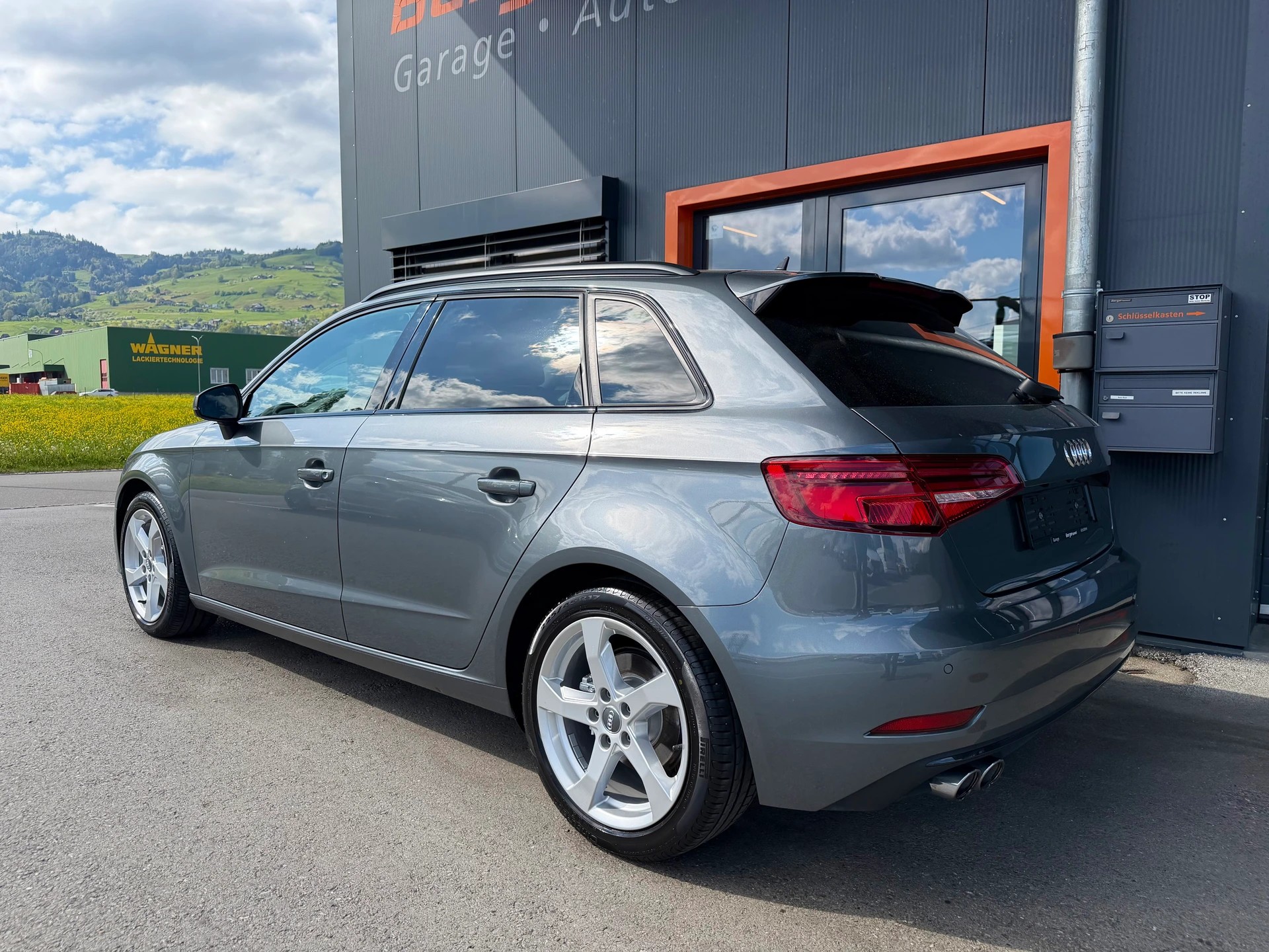 AUDI A3 Sportback 35 TDI Sport S-tronic-showroom-element-2
