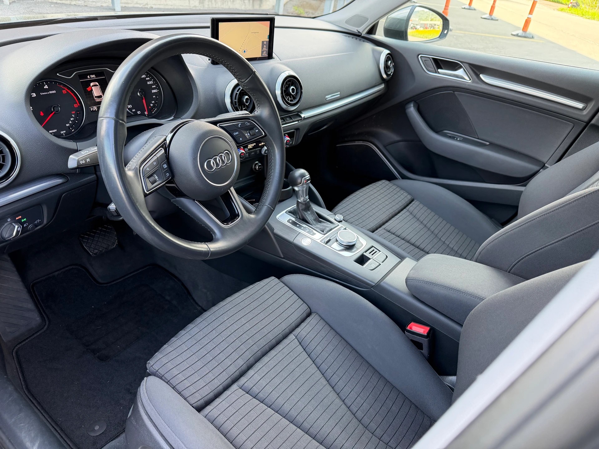 AUDI A3 Sportback 35 TDI Sport S-tronic-image-5