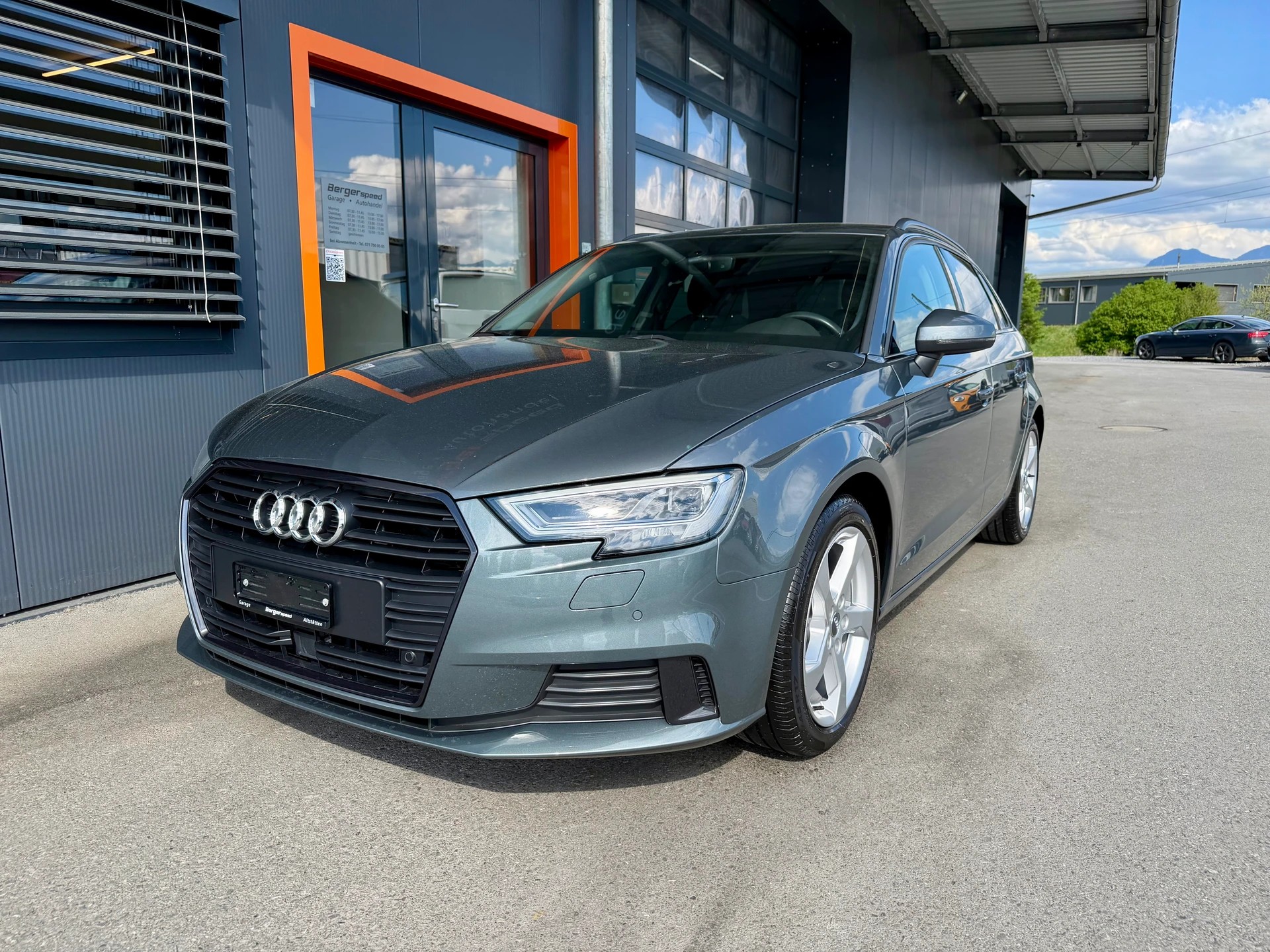 AUDI A3 Sportback 35 TDI Sport S-tronic-showroom-element-3