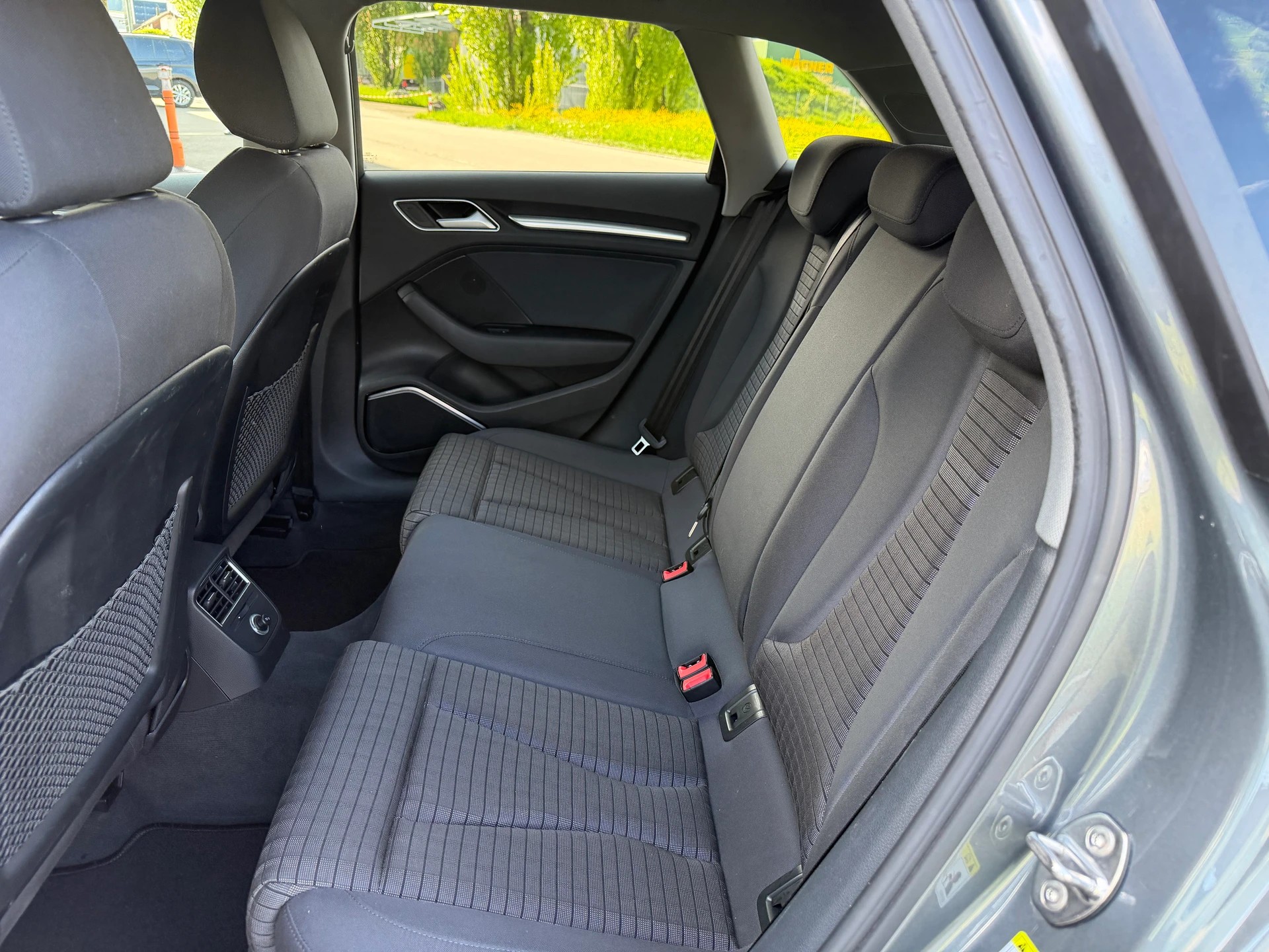 AUDI A3 Sportback 35 TDI Sport S-tronic-image-7