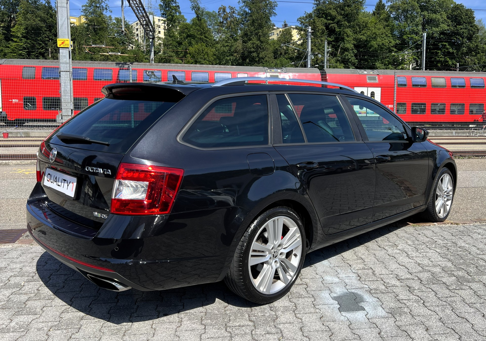 SKODA Octavia Combi 2.0 TSI RS DSG-image-4