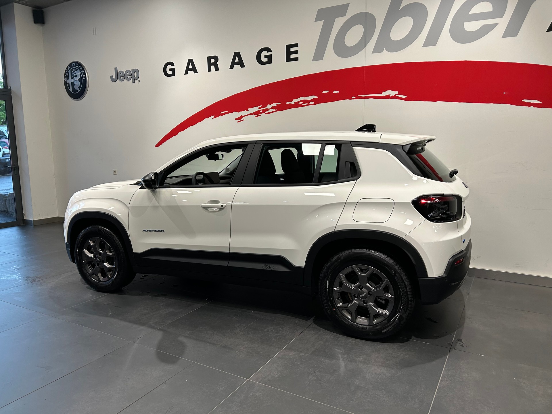 JEEP Avenger 54kWh Longitude-image-15