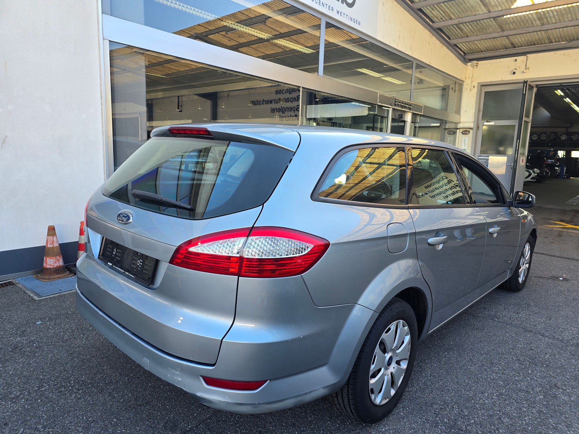 FORD Mondeo 2.0 EcoBoost SCTi Ghia PowerShift-image-4