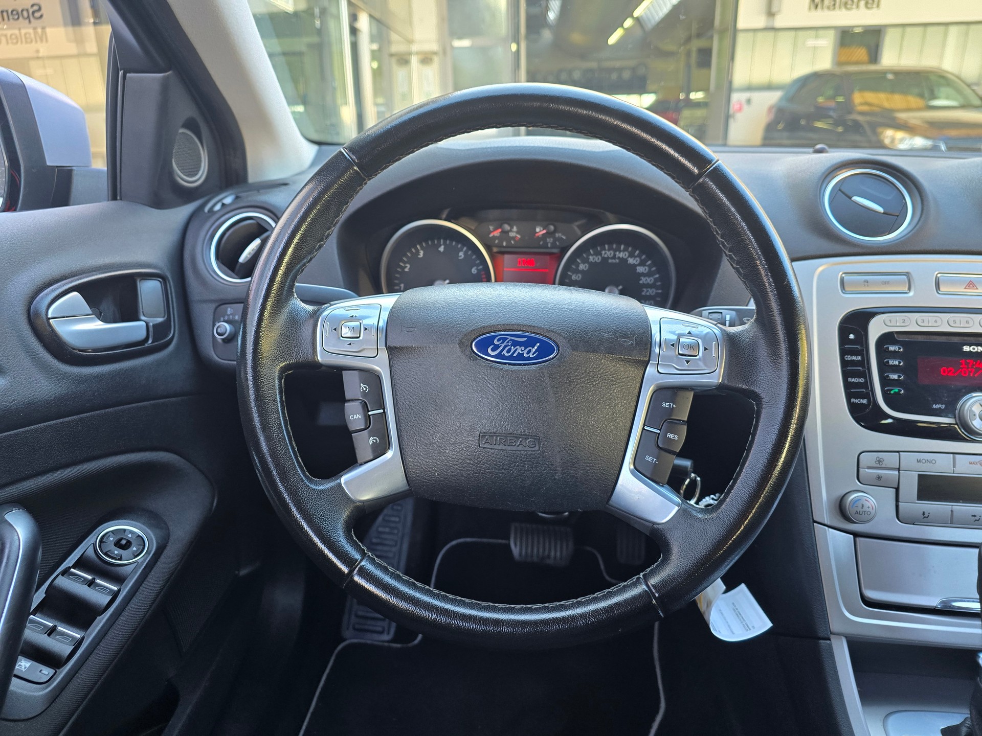 FORD Mondeo 2.0 EcoBoost SCTi Ghia PowerShift-image-13