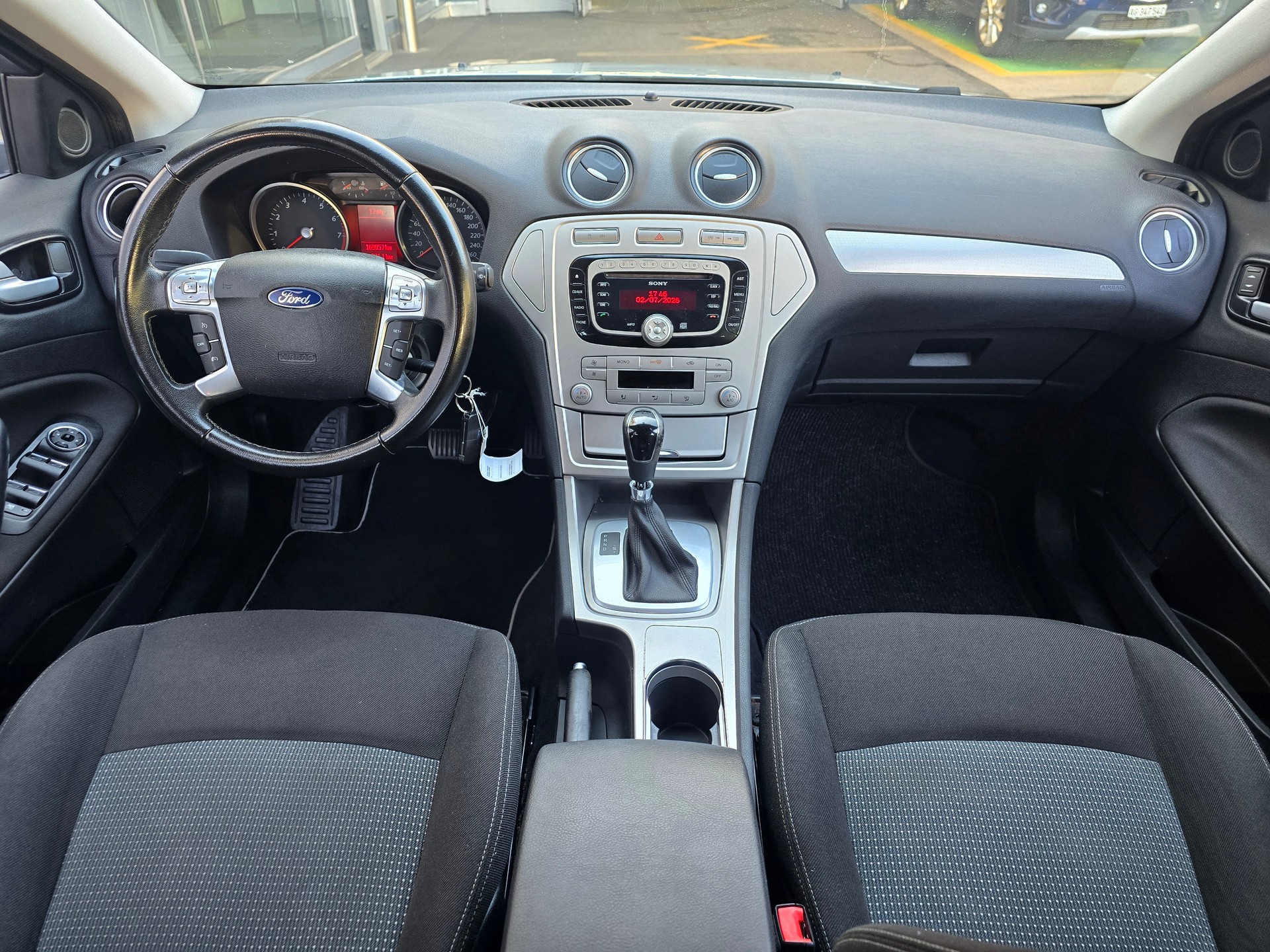FORD Mondeo 2.0 EcoBoost SCTi Ghia PowerShift-image-12