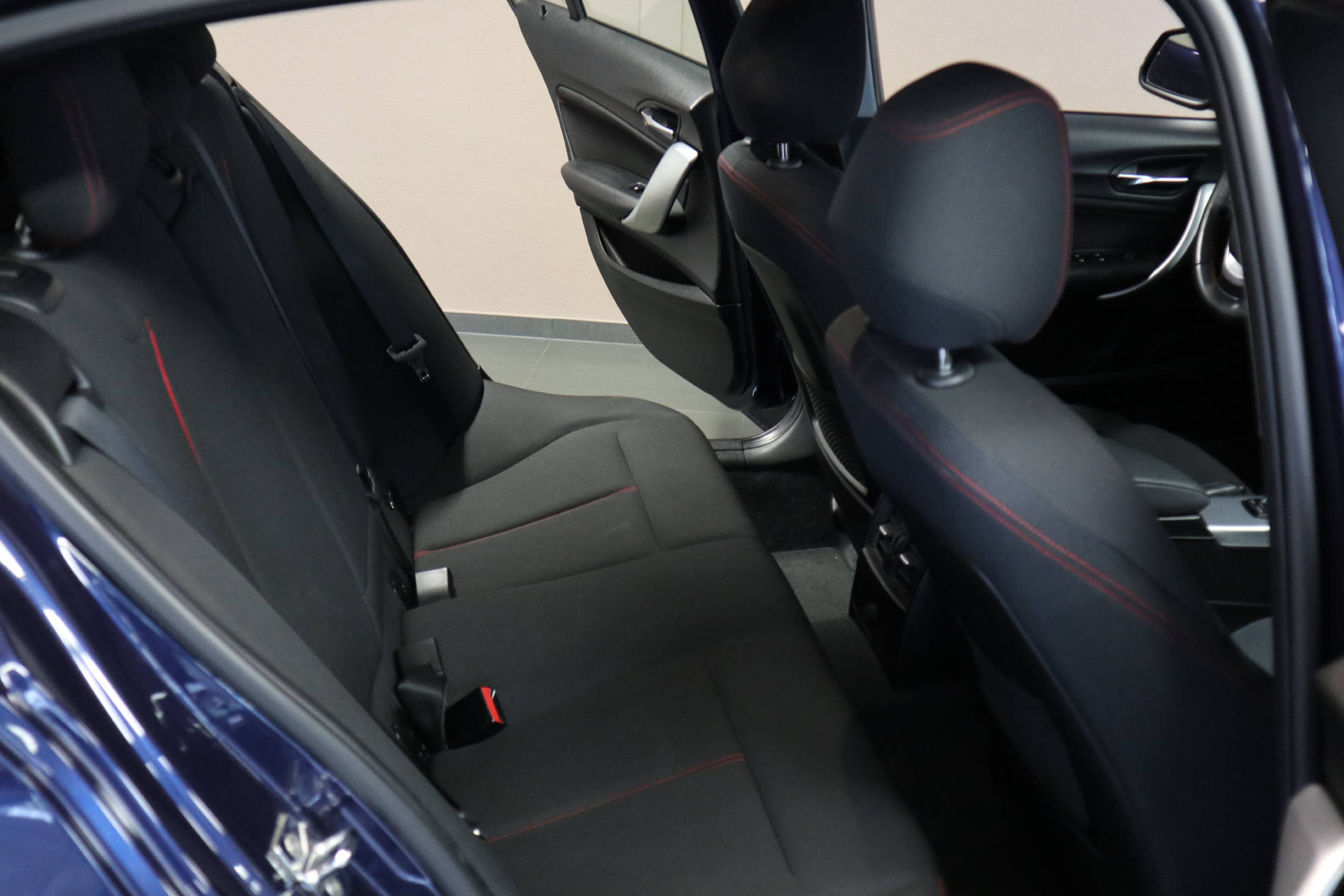 BMW 116i Sport Line-image-8
