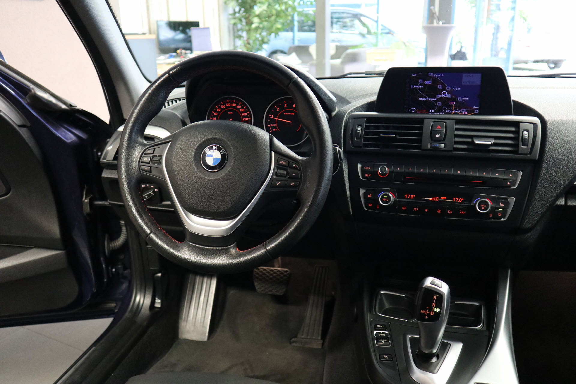 BMW 116i Sport Line-image-11