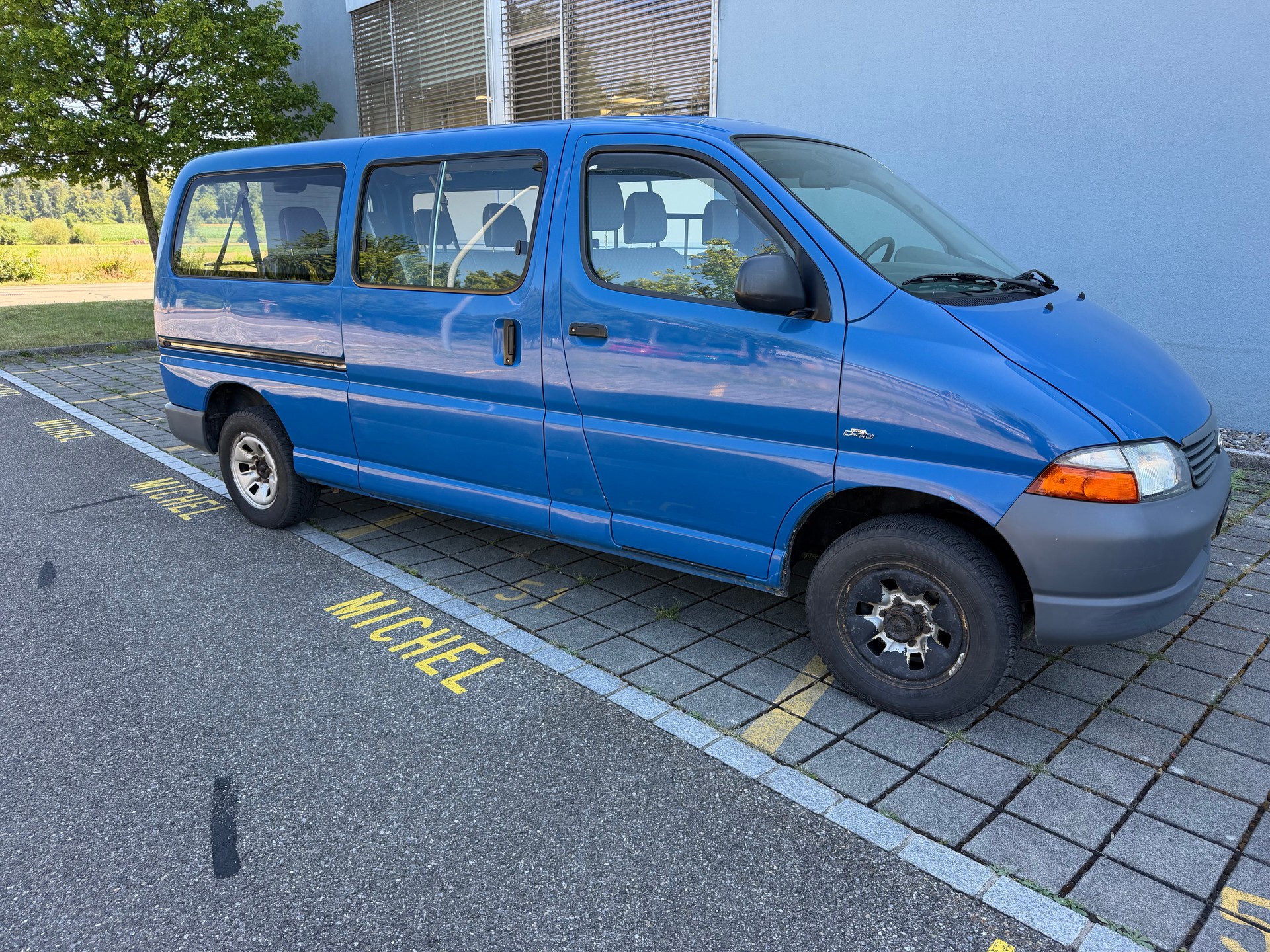 TOYOTA Hiace D-4D LWB 4WD Kombi-showroom-element-3