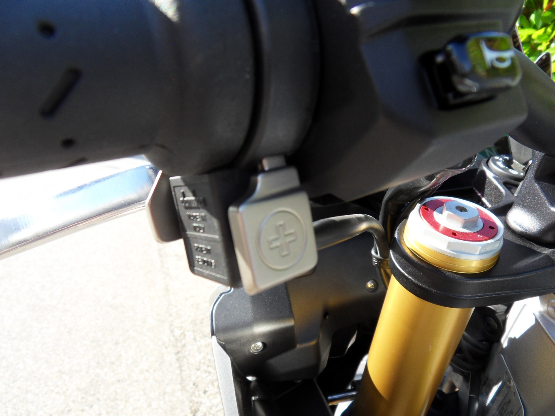 APRILIA Tuono V4 1100-image-14