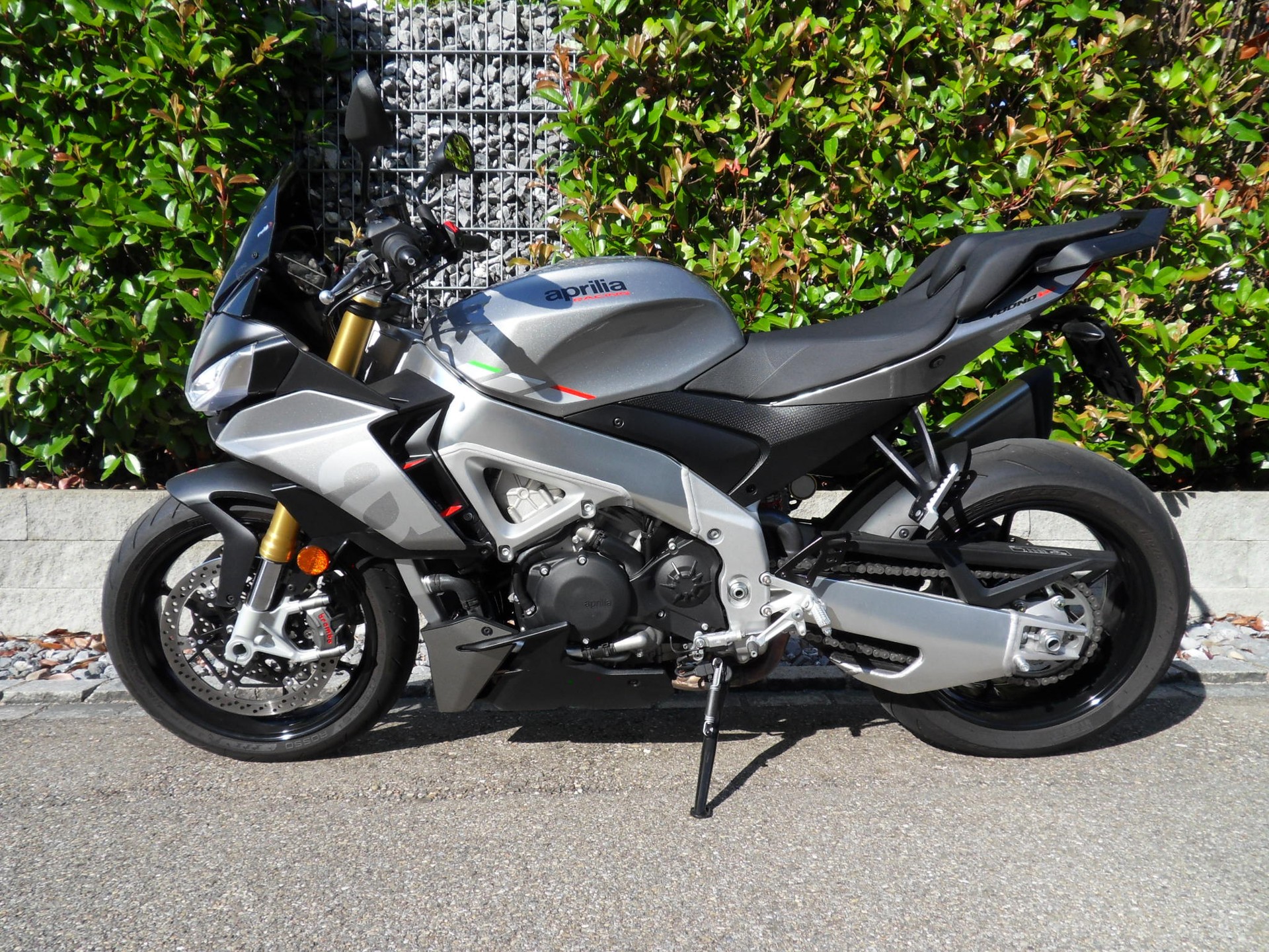 APRILIA Tuono V4 1100-image-2
