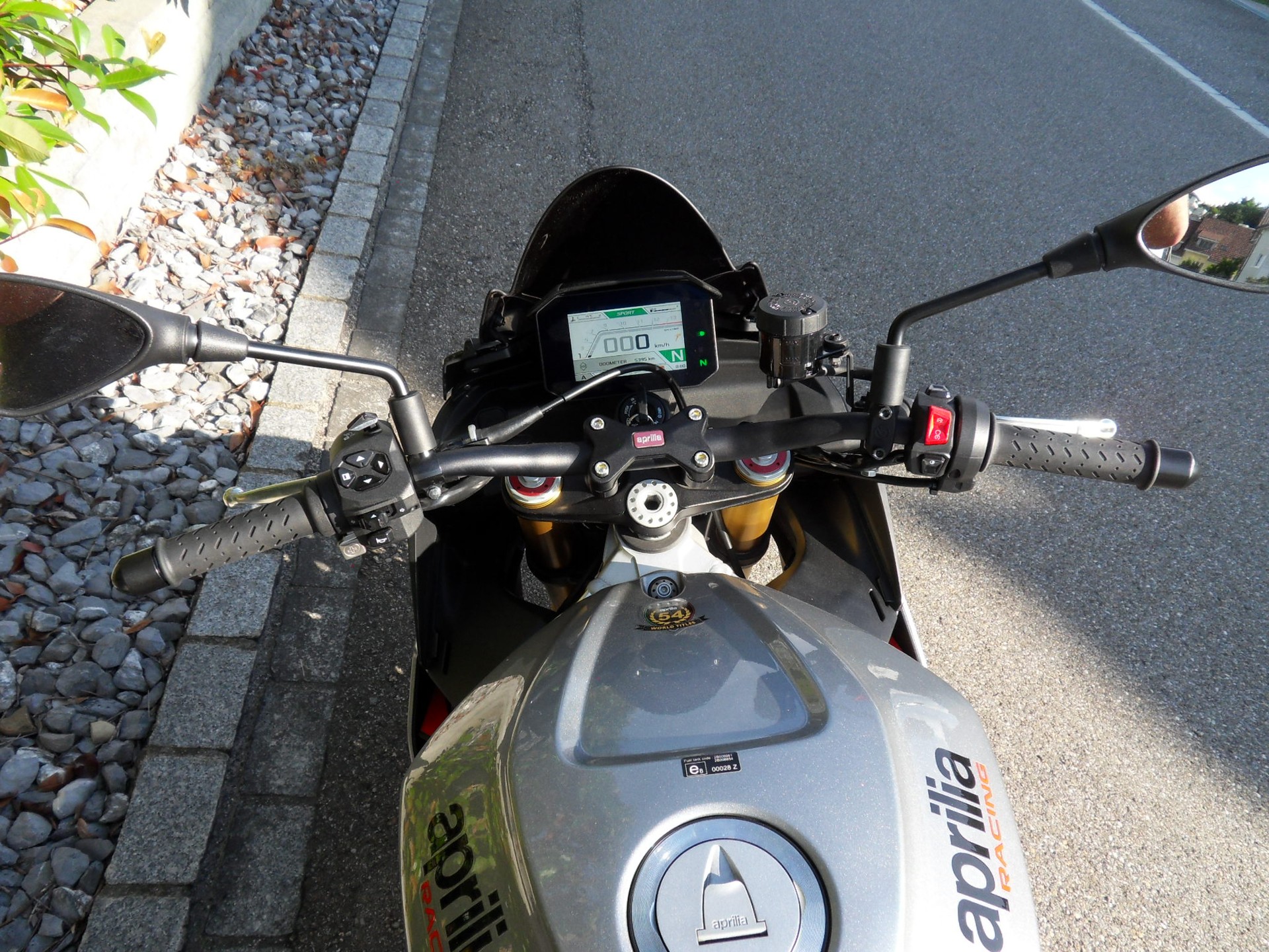APRILIA Tuono V4 1100-image-7