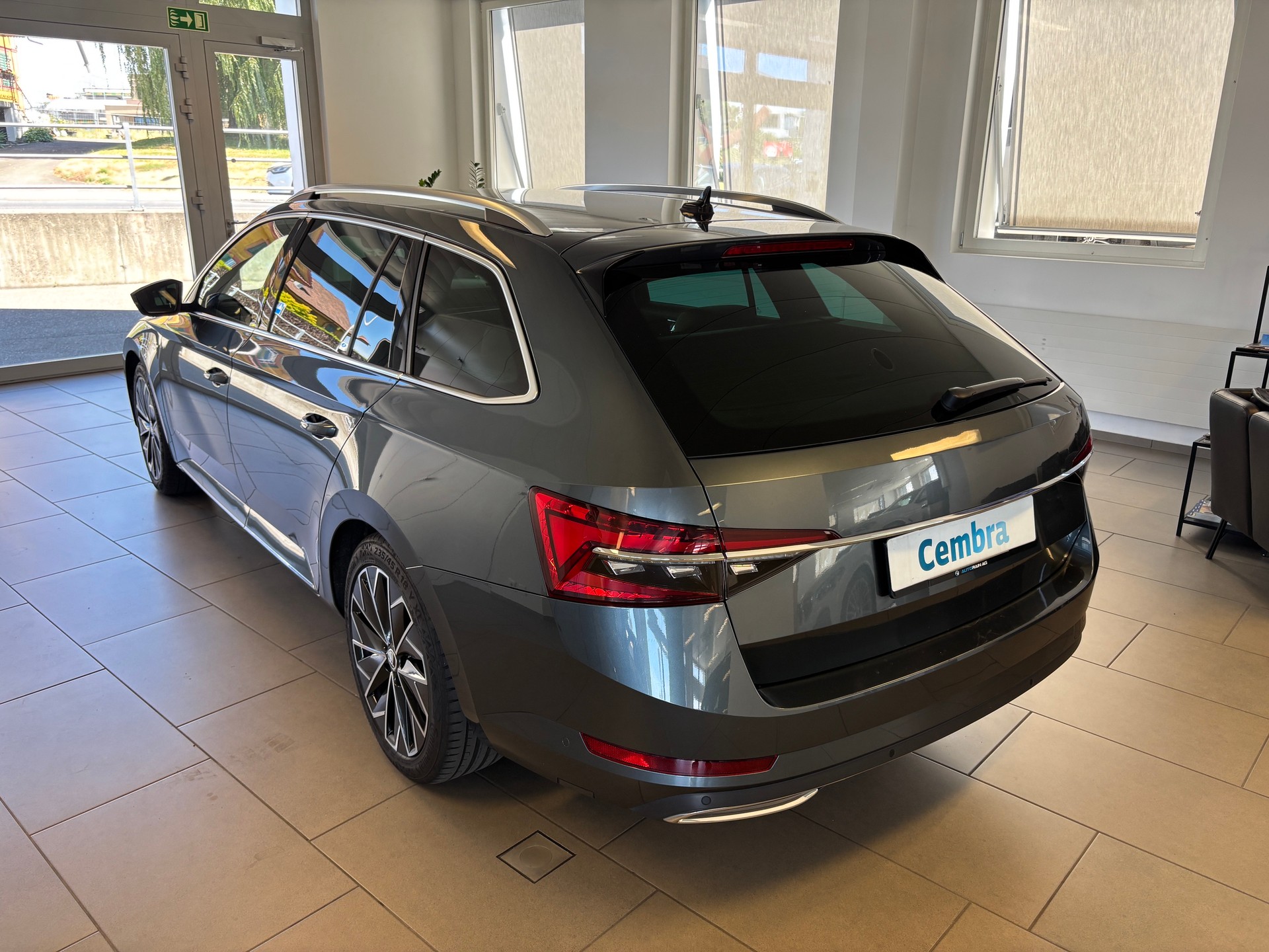 SKODA Superb Combi 2.0 TDi L&K 4x4 DSG-showroom-element-3
