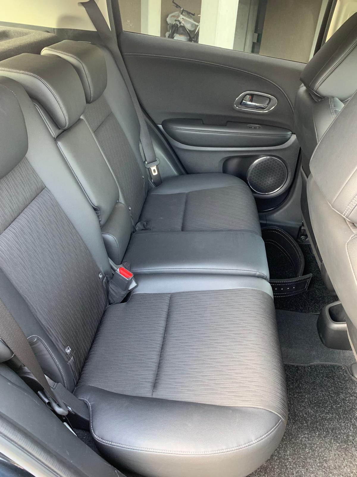 HONDA HR-V 1.5i-VTEC Executive-image-6