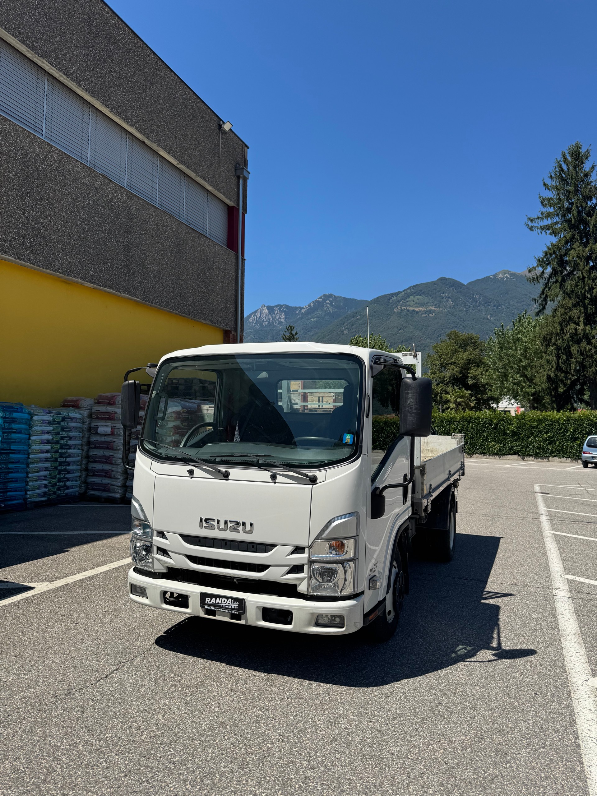 ISUZU NLR88