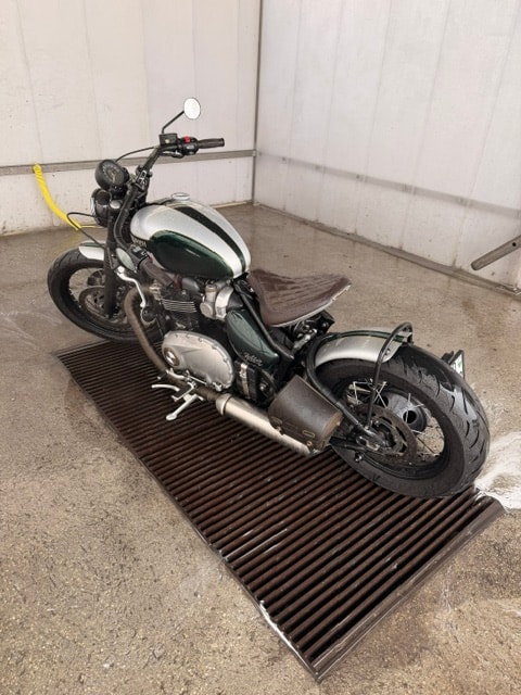 TRIUMPH Bonneville 1200 Bobber ABS-image-1