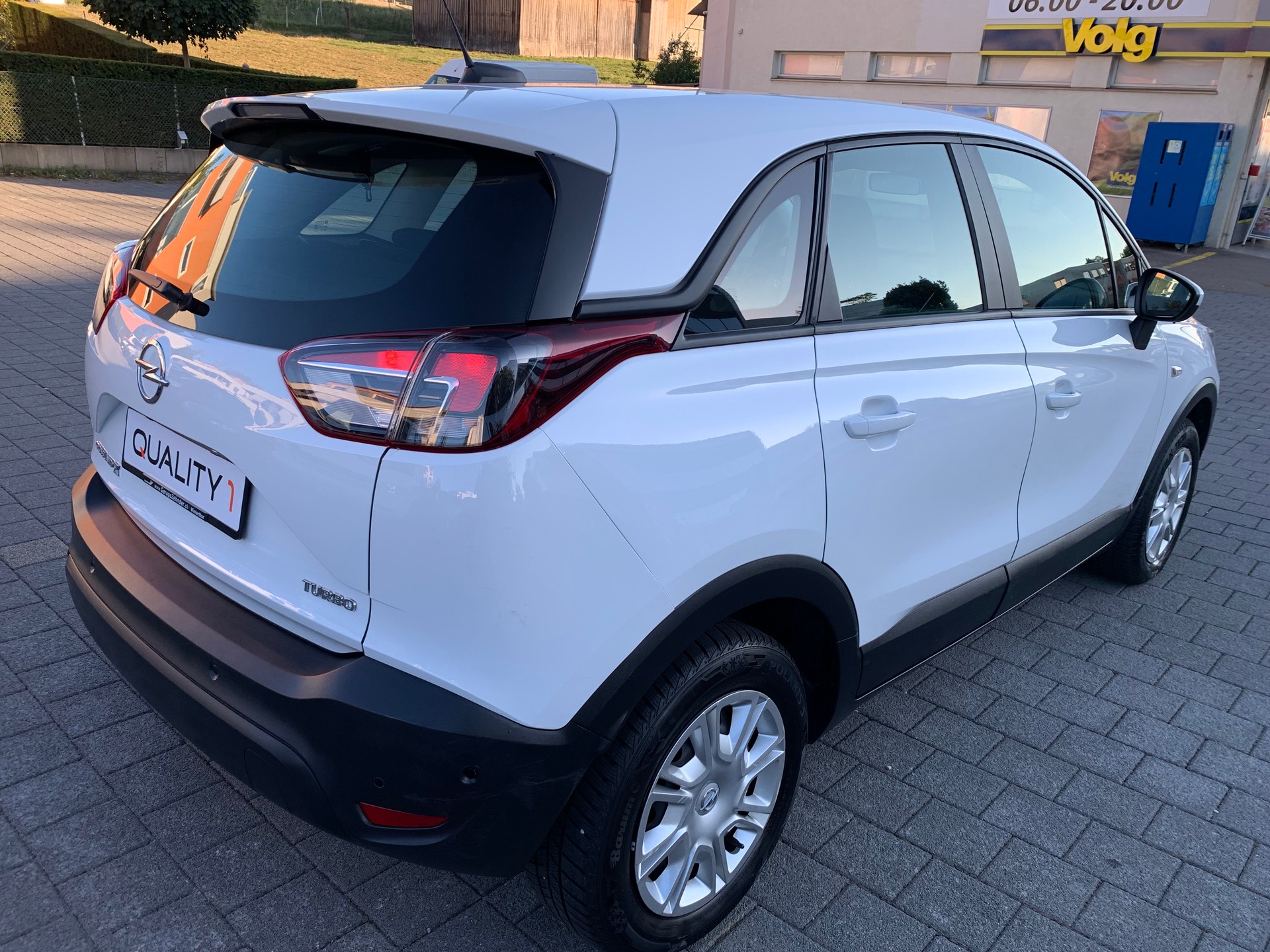OPEL Crossland X 1.2i TP Enjoy Automatik-image-3