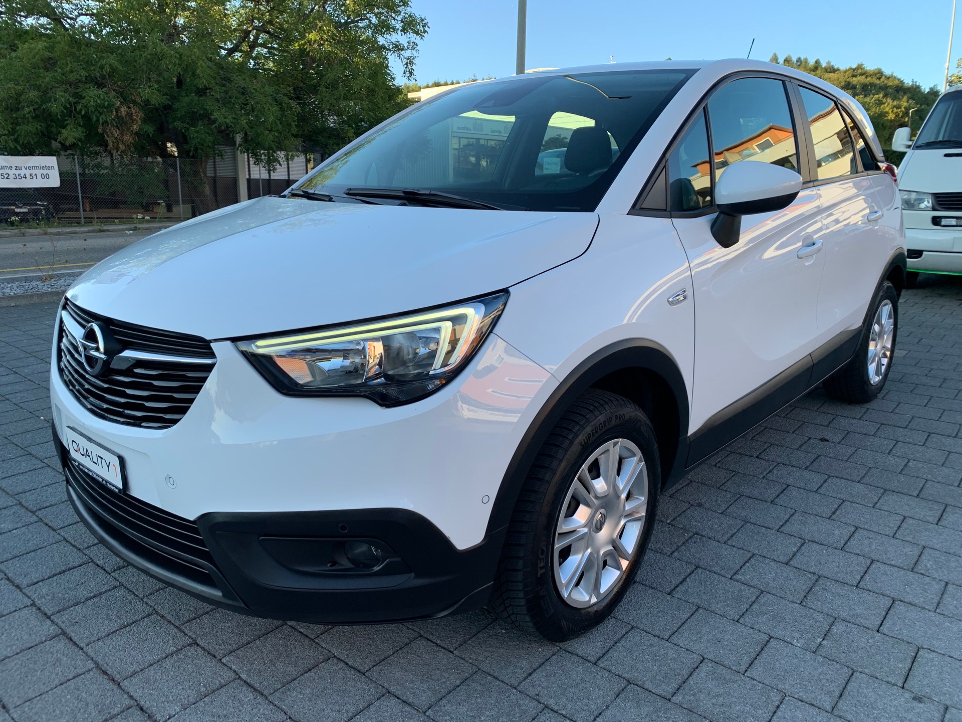 OPEL Crossland X 1.2i TP Enjoy Automatik-image-1