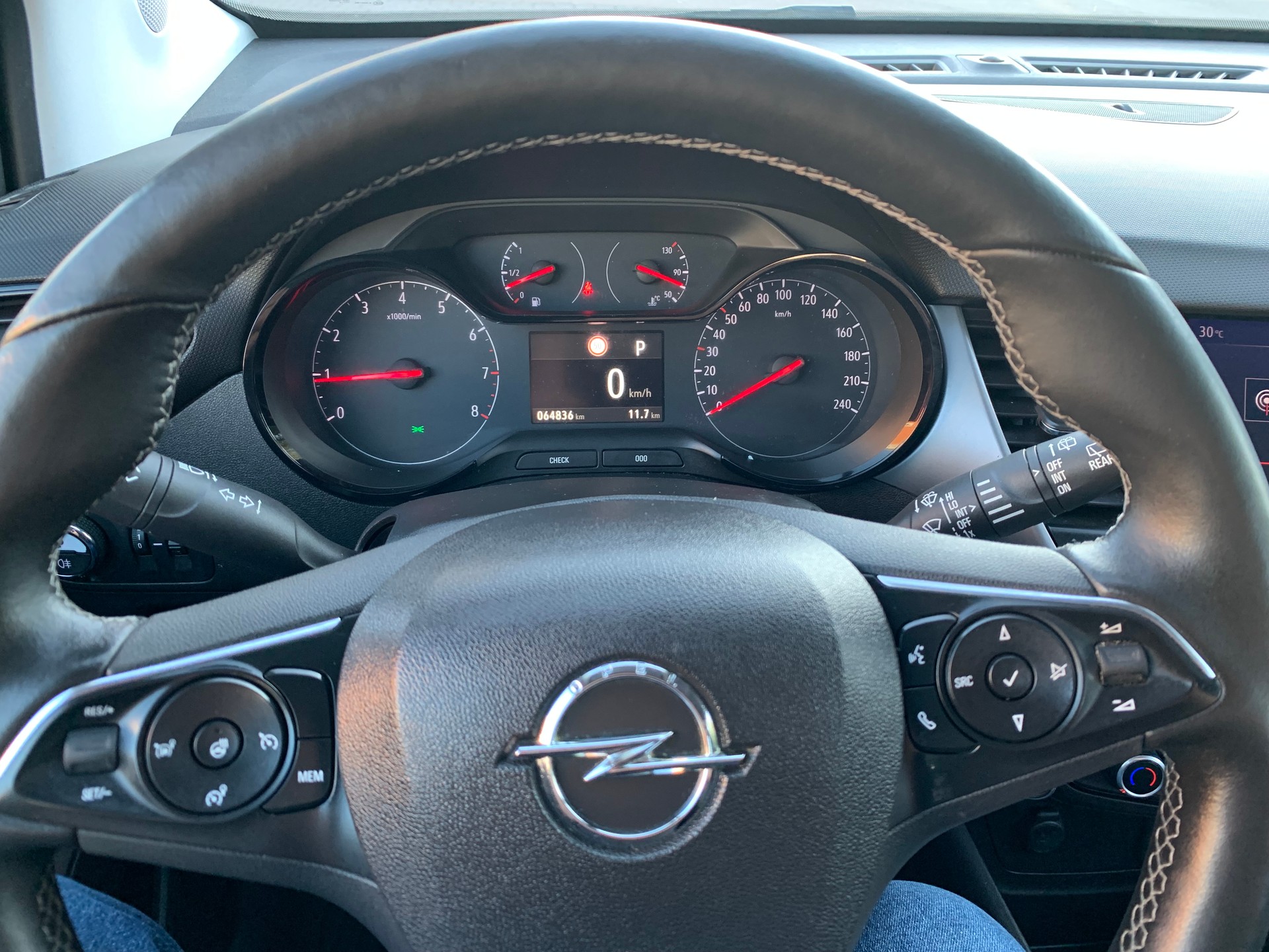 OPEL Crossland X 1.2i TP Enjoy Automatik-image-11