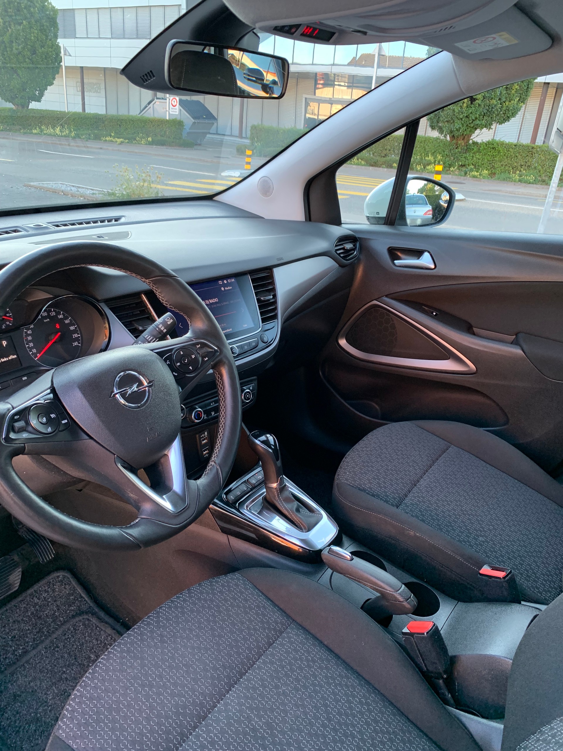 OPEL Crossland X 1.2i TP Enjoy Automatik-image-8
