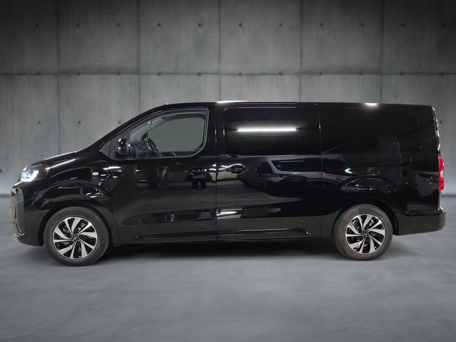 FIAT Ulysse 2.2 JTD VIP L3-showroom-element-1
