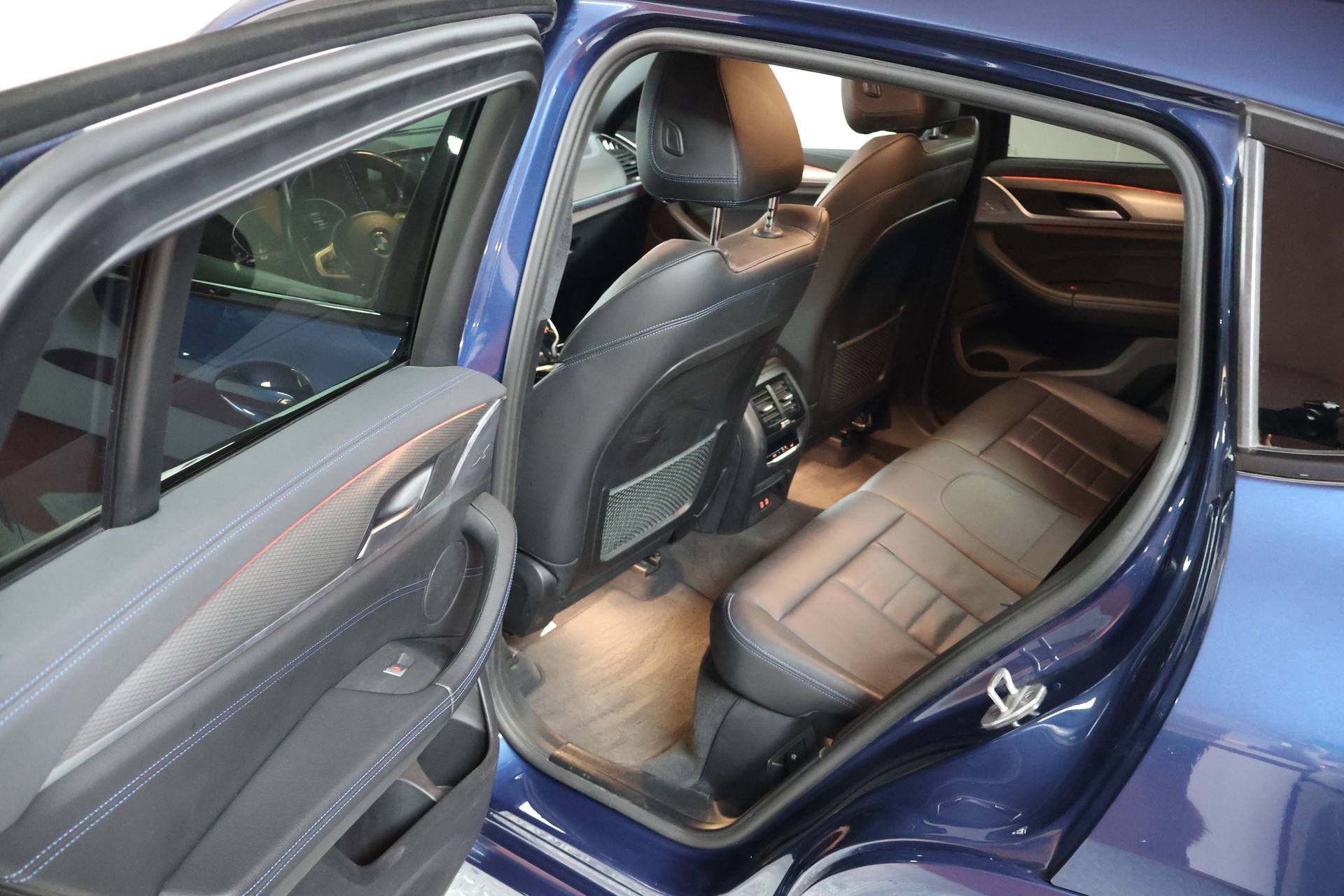 BMW X4 xDrive 48V 20d M Sport Steptronic-image-17