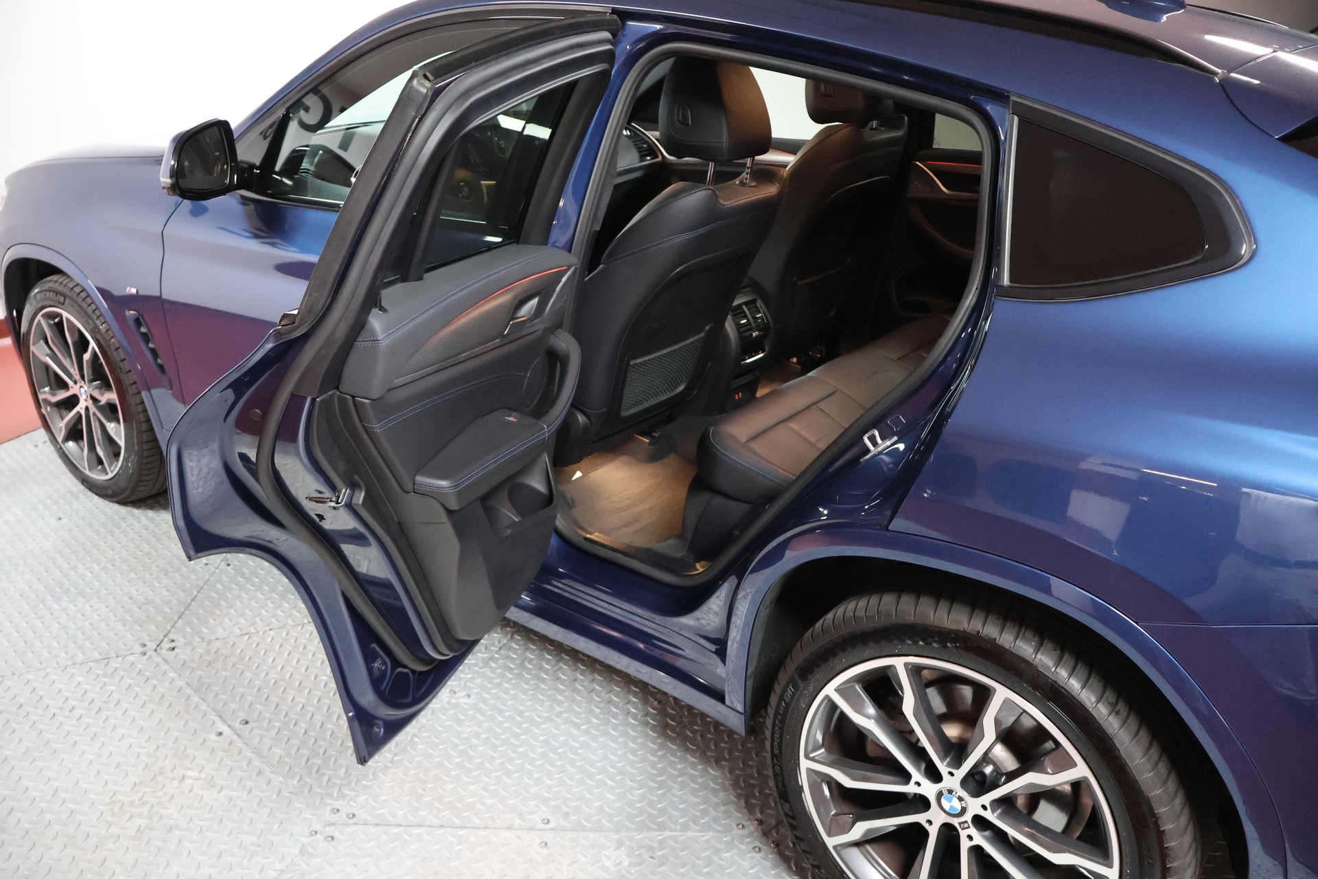 BMW X4 xDrive 48V 20d M Sport Steptronic-image-16